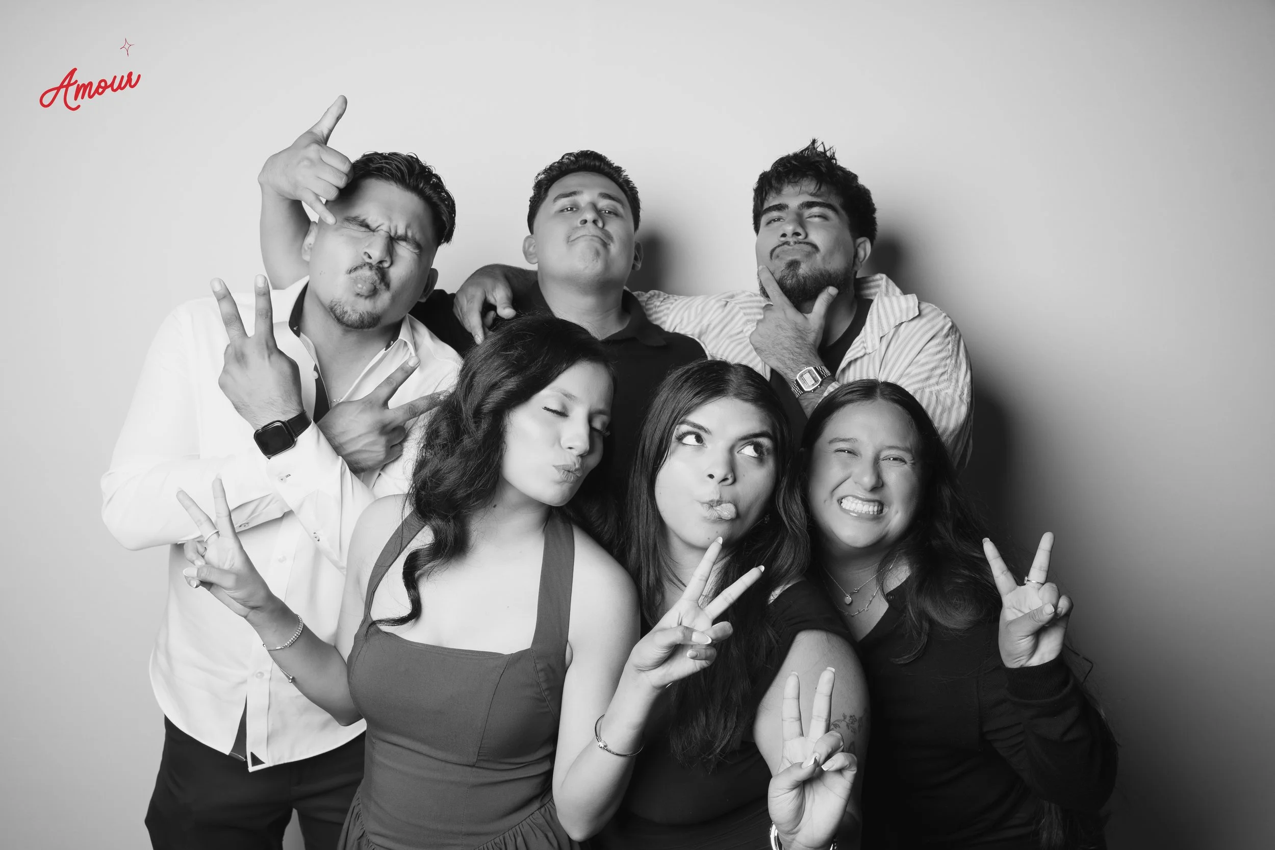 AMOUR GALLERIA FRIENDS & FAMILY-202.jpg