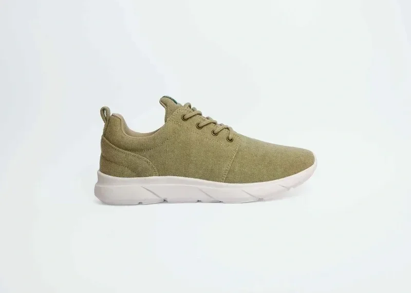 8000 Kicks' hemp and algae sneakers are a win-win for the environment and for us. Hemp is just about the most eco-friendly non-toxic material available and using algae, for the soles, cleans it from waterways. 