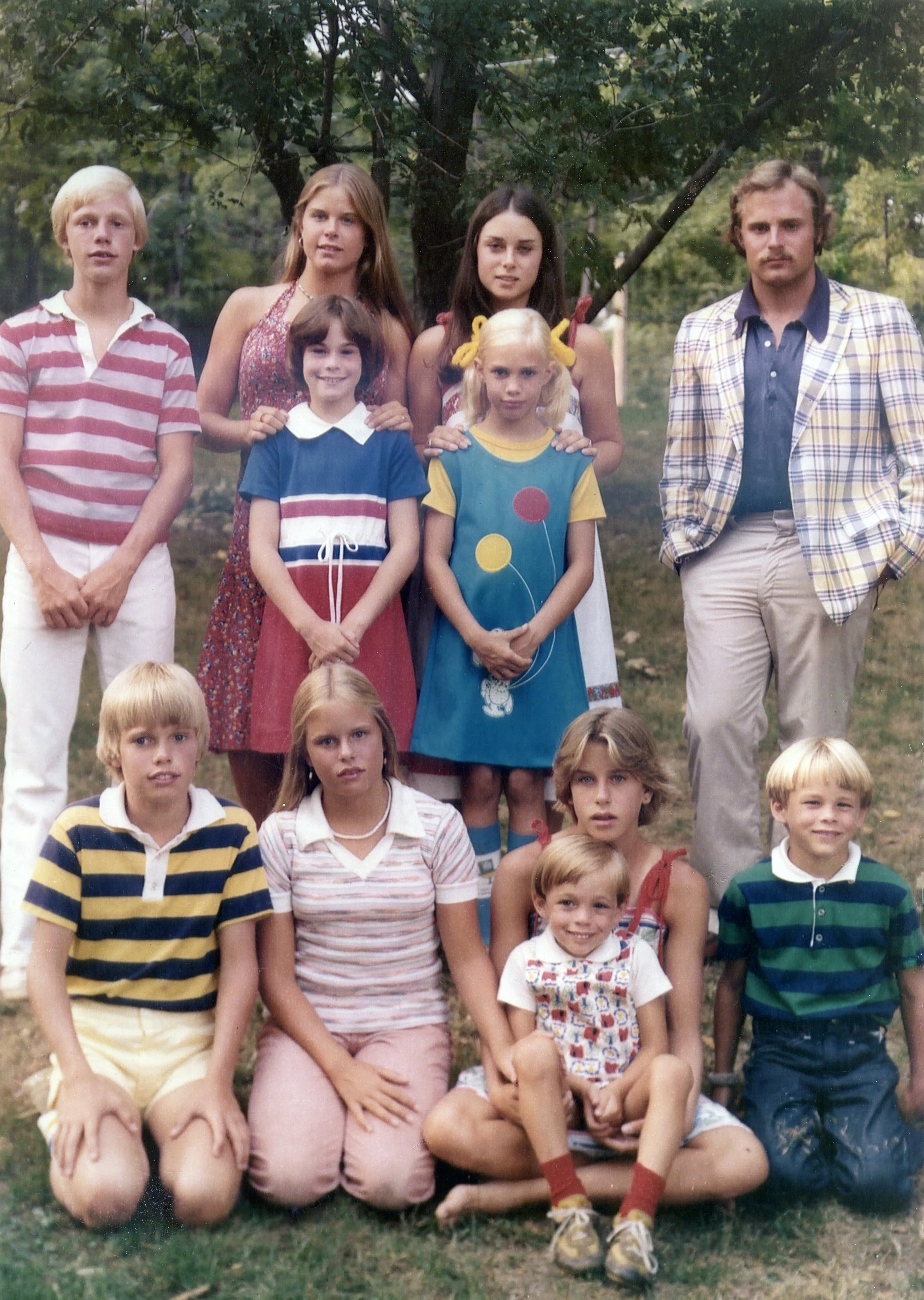 Walker grandkids. Top Row, from left: me, Cyncie Jones, Karen Reynolds (below Cyncie), Julie Jones, Kathy Kane (below Julie), Bobby Jones. Bottom row, from left: David Kane, Susan Jones, Amy Jones, Brian Reynolds (seated in Amy’s lap), Greg Reynolds.