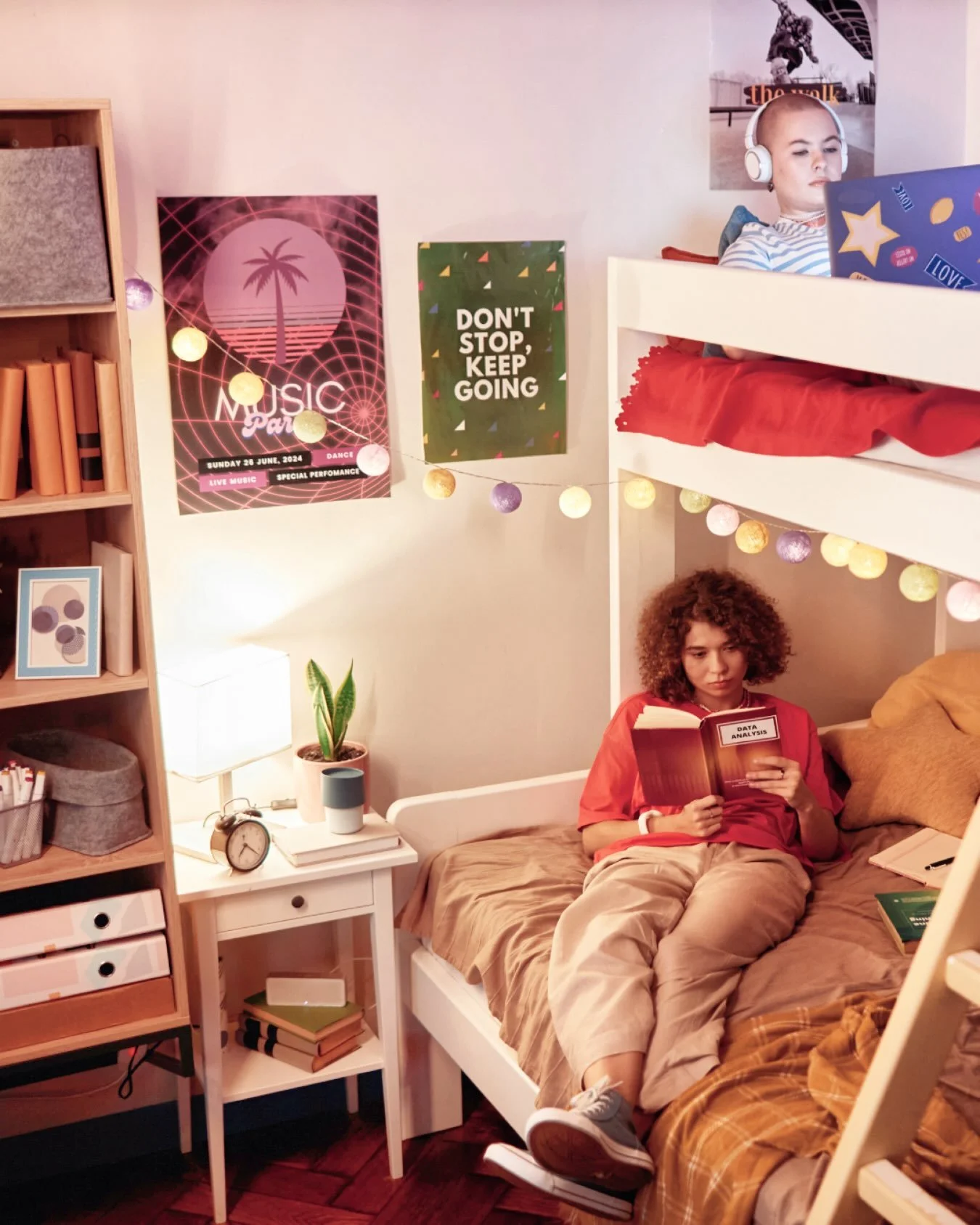 Move-in season is here. Between the shower caddies and string lights, a few things are easy to forget. 

⭐️ A flashlight or headlamp

⭐️ A portable charger

⭐️ A printed list of emergency contacts

⭐️ The Disaster Deck

None of it takes up much room.