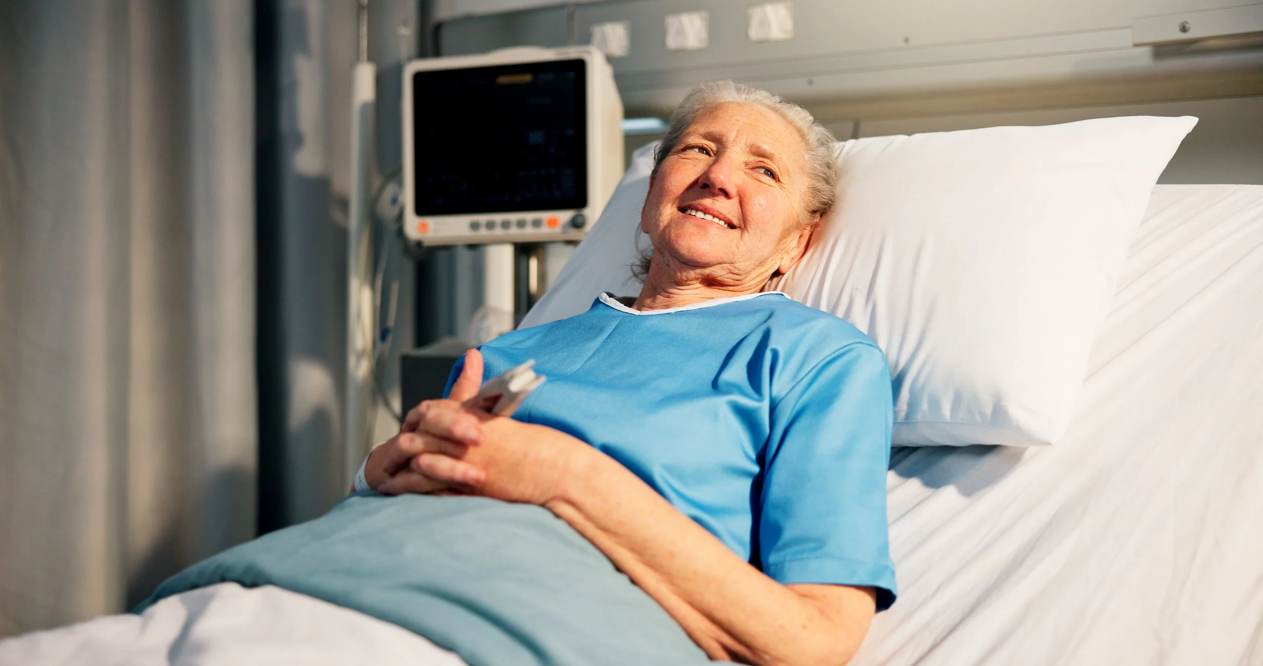 A Caregiver’s Guide: What to Bring When a Loved One Is Undergoing Surgery