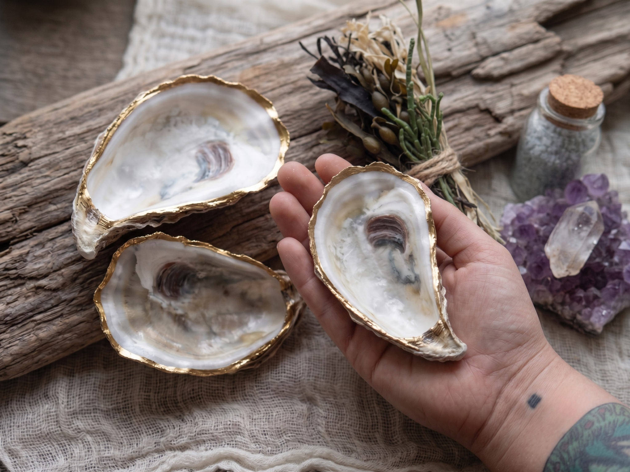 The Minimalist Altar | Raw 18k Gilded Oyster Cleansing Shell & Jewel Catch