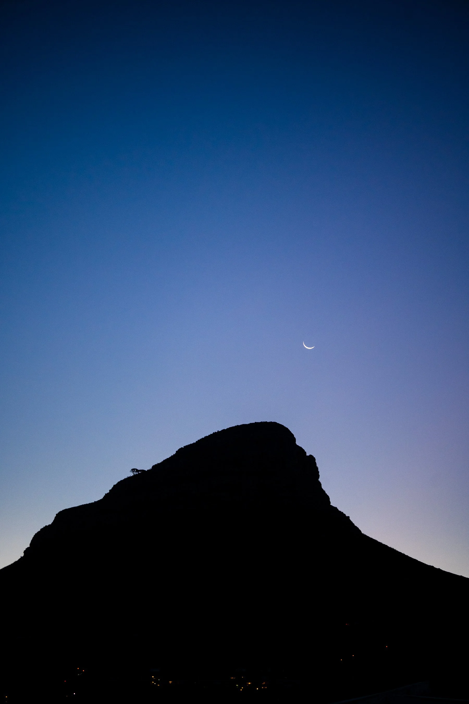 Moon rise over Lions Head, Cape Town