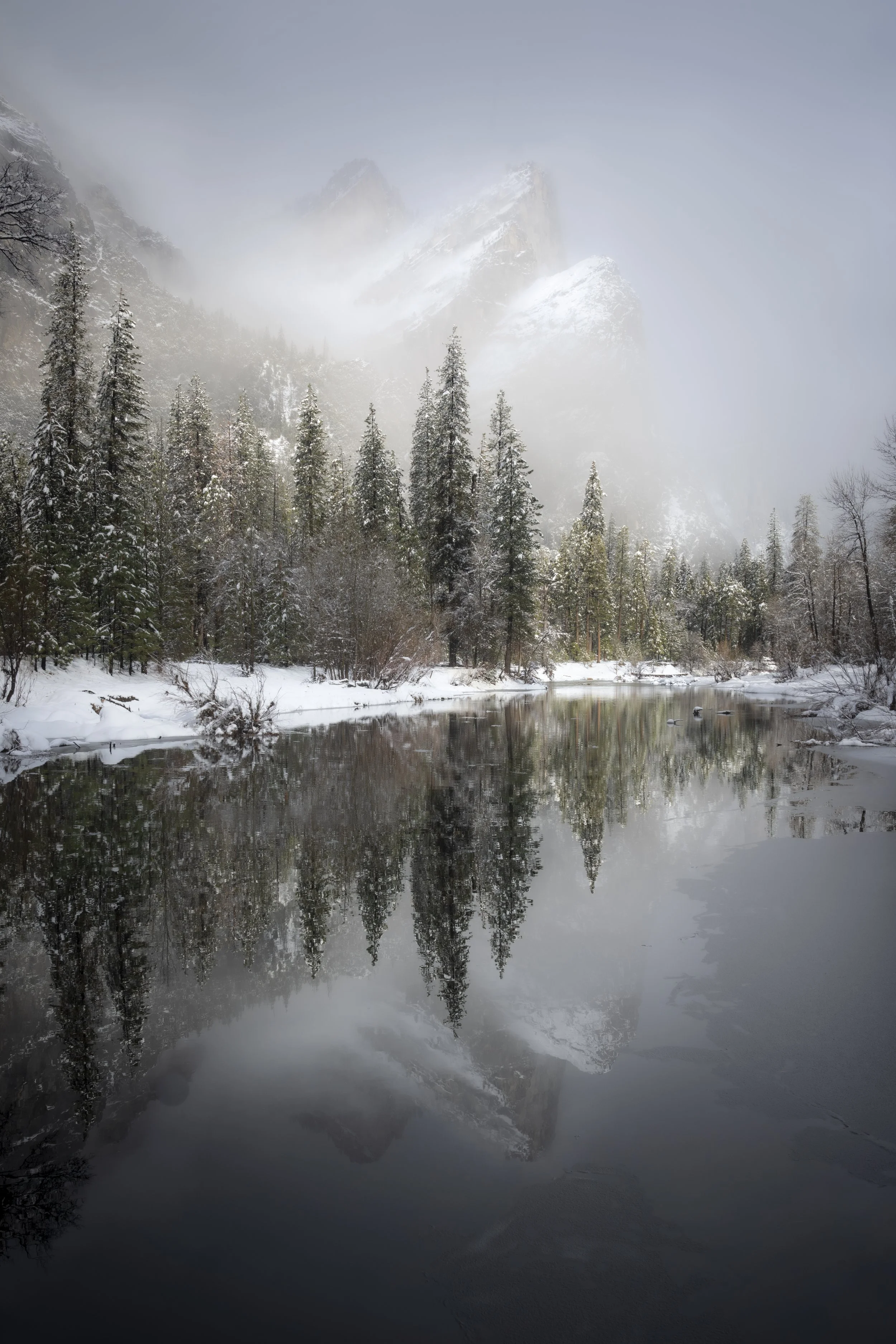 Yosemite Snowy Three Brothers.jpg