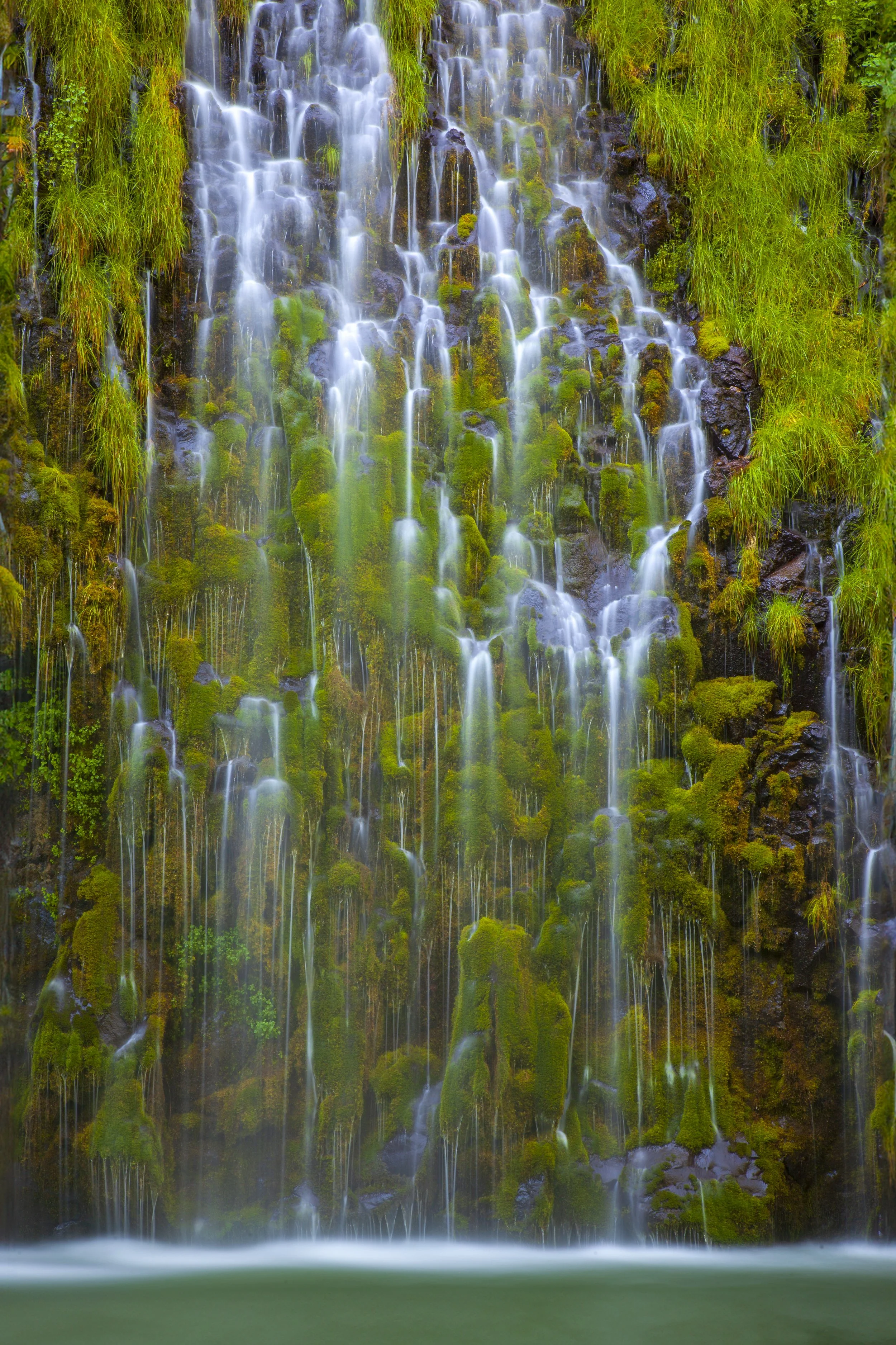 Mossbrae Falls California.jpg