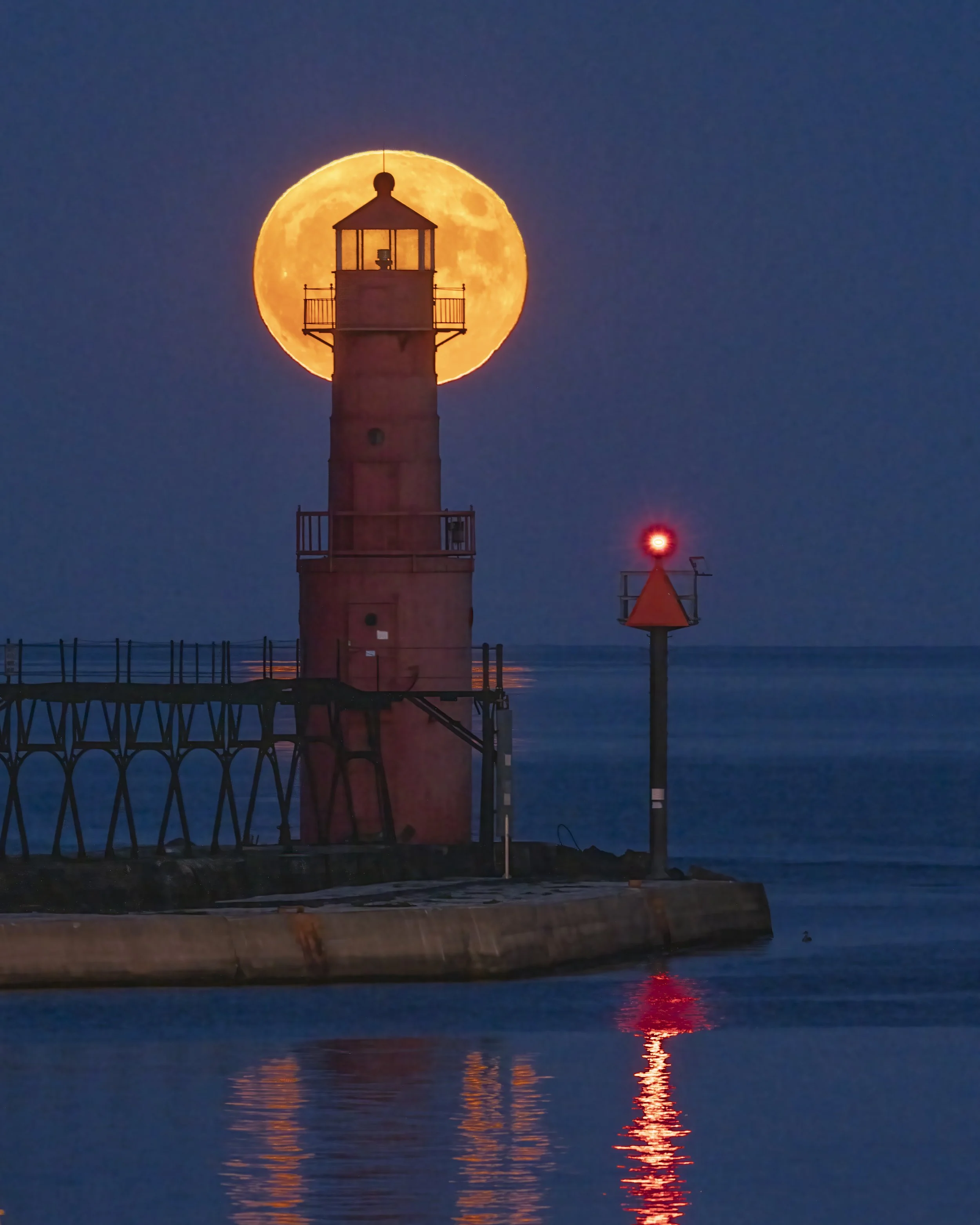 Algoma Lighthouse.jpg