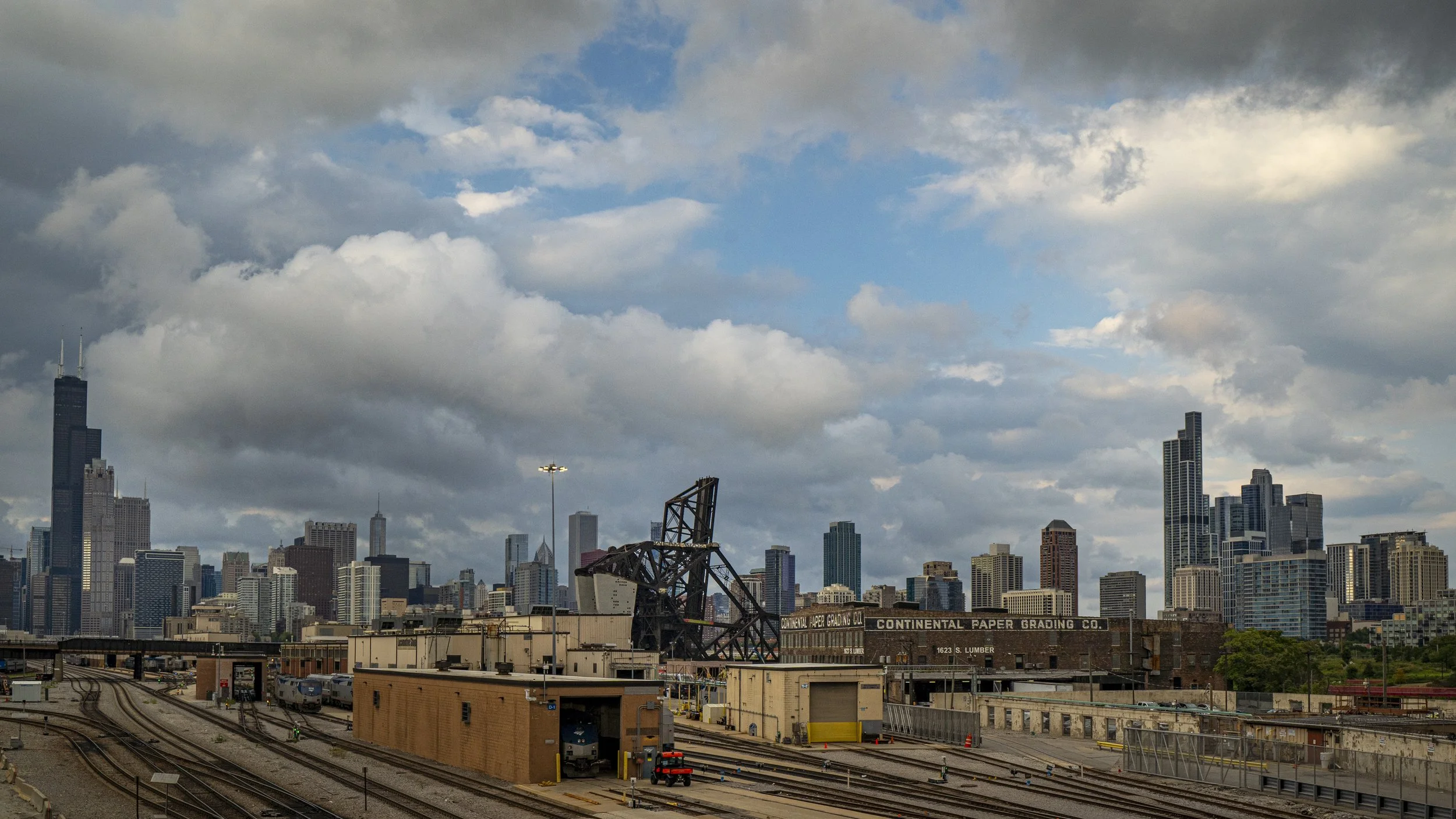 Chicago from 18th Ave Bridge.jpg