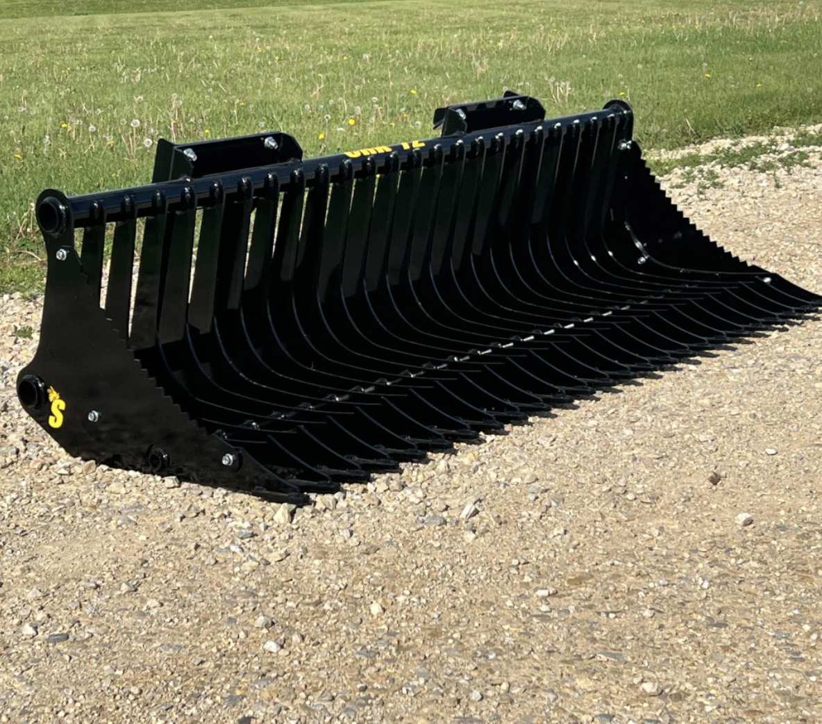 Compact Rock Bucket