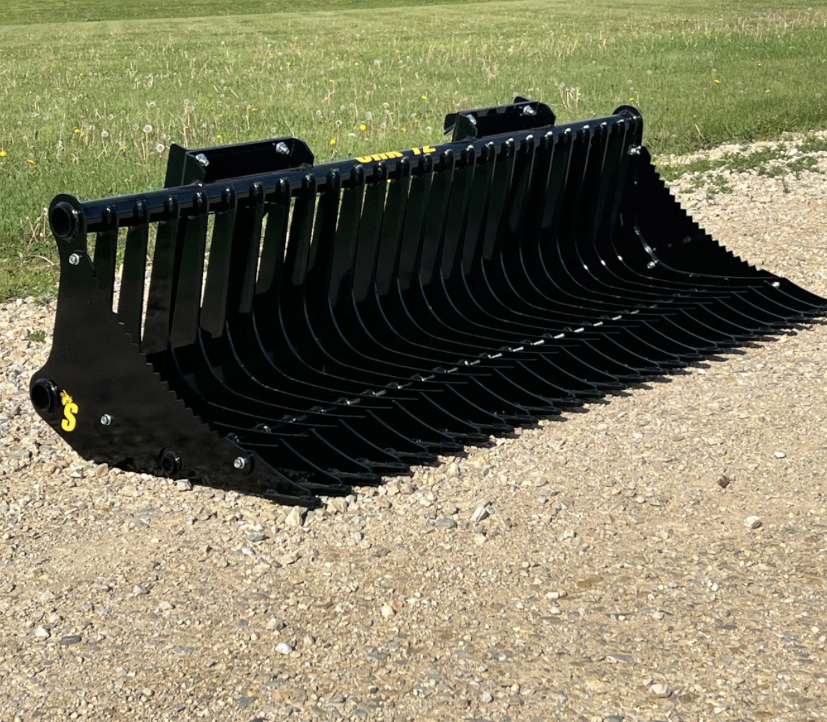 Compact Rock Bucket