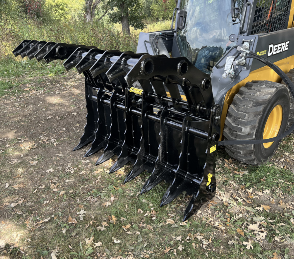 Utility Tractor CG Clam Grapple