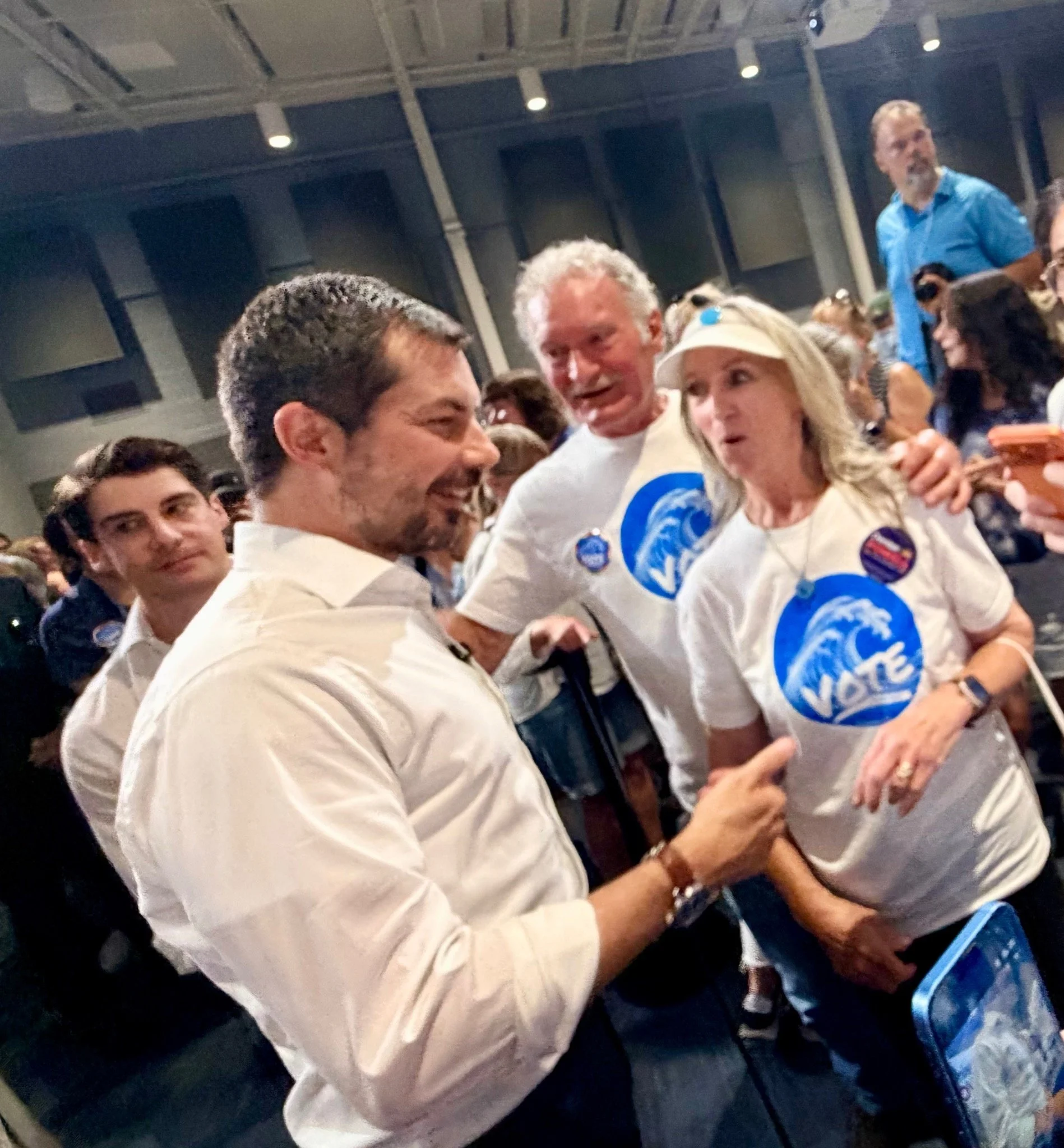blue-dot-wave-denise-powell-campaign-event-conversation-16.jpg