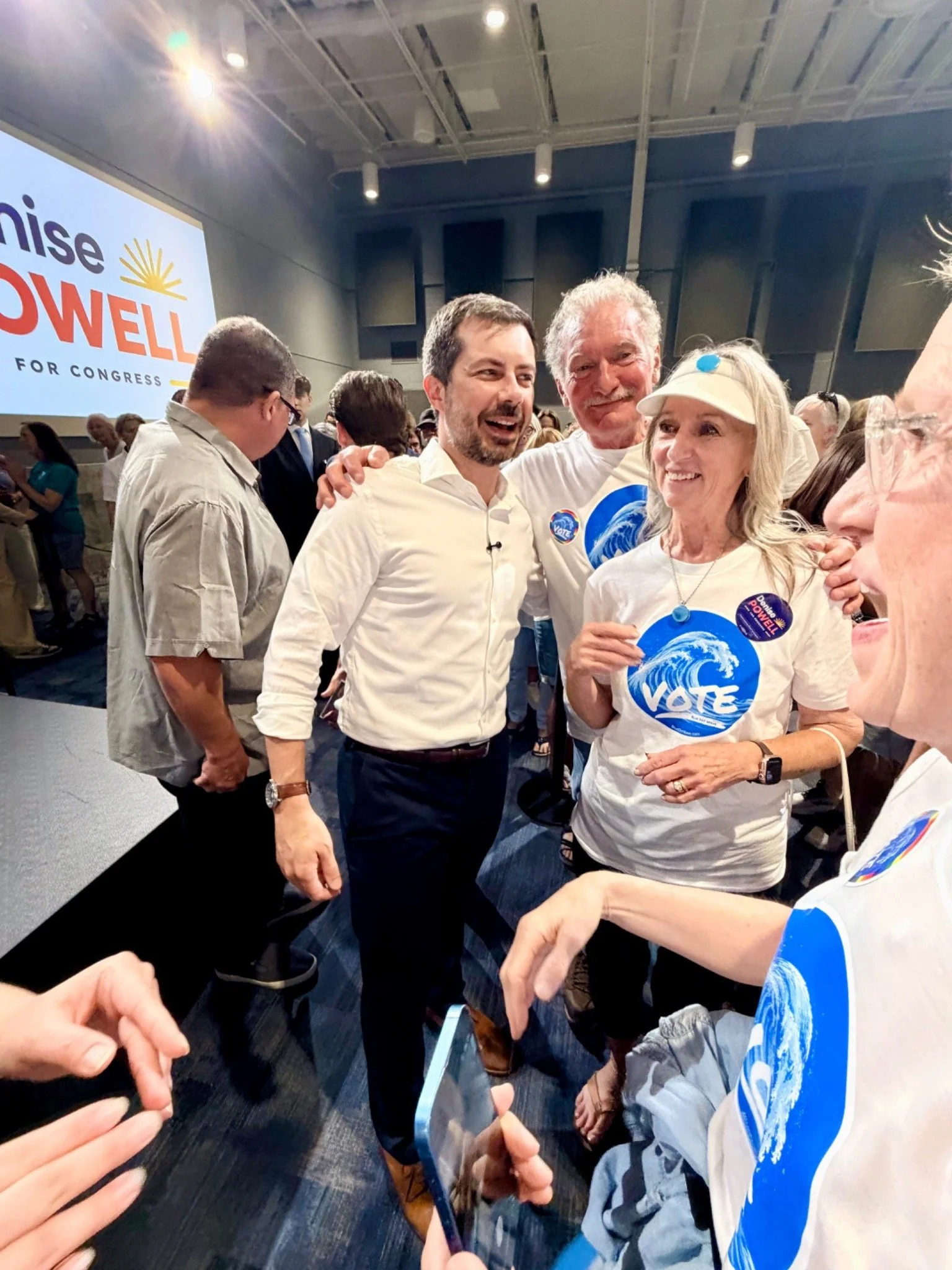blue-dot-wave-denise-powell-campaign-event-supporters-17.jpg