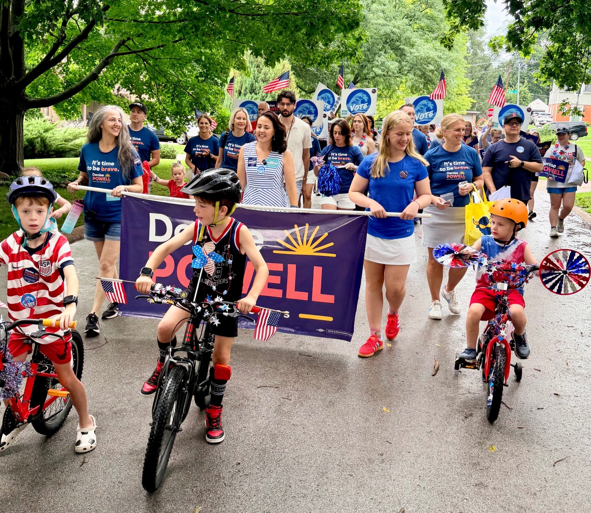 blue-dot-wave-denise-powell-fourth-of-july-parade-kids-bikes-15.jpg
