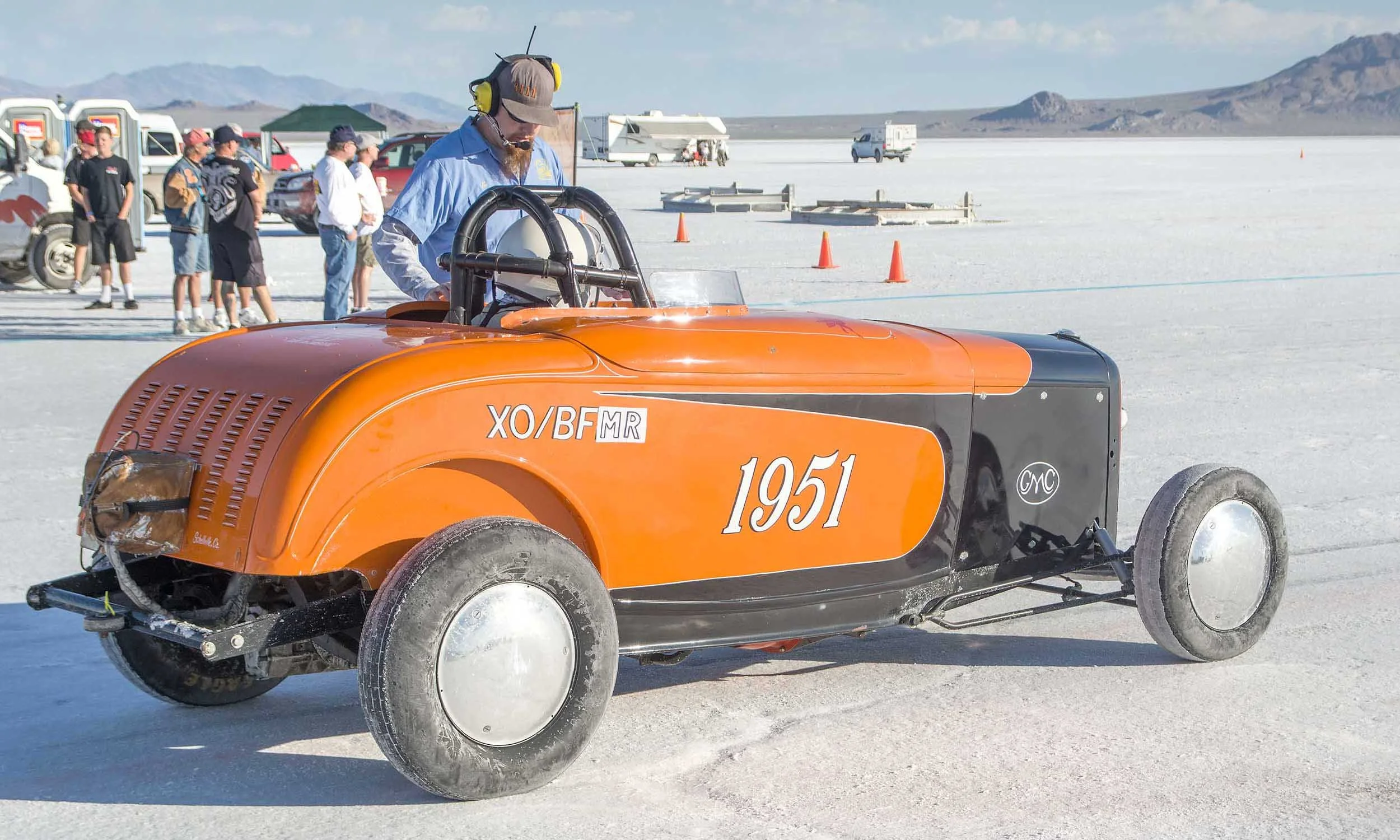 Bonnbonneville roadster no.1951 gmc powered