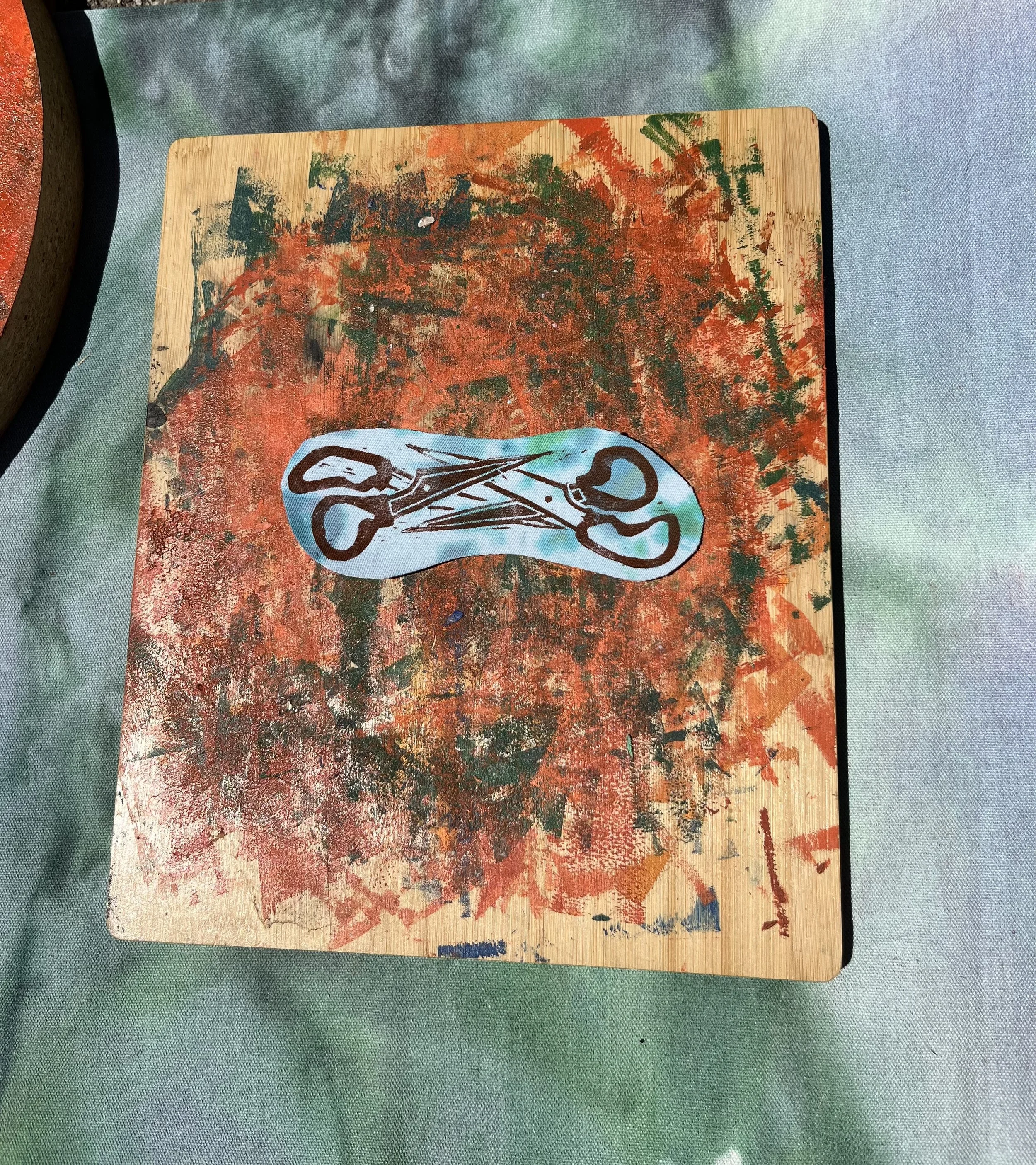 Yin Yang Scissors Iron on Fabric Patch (single)