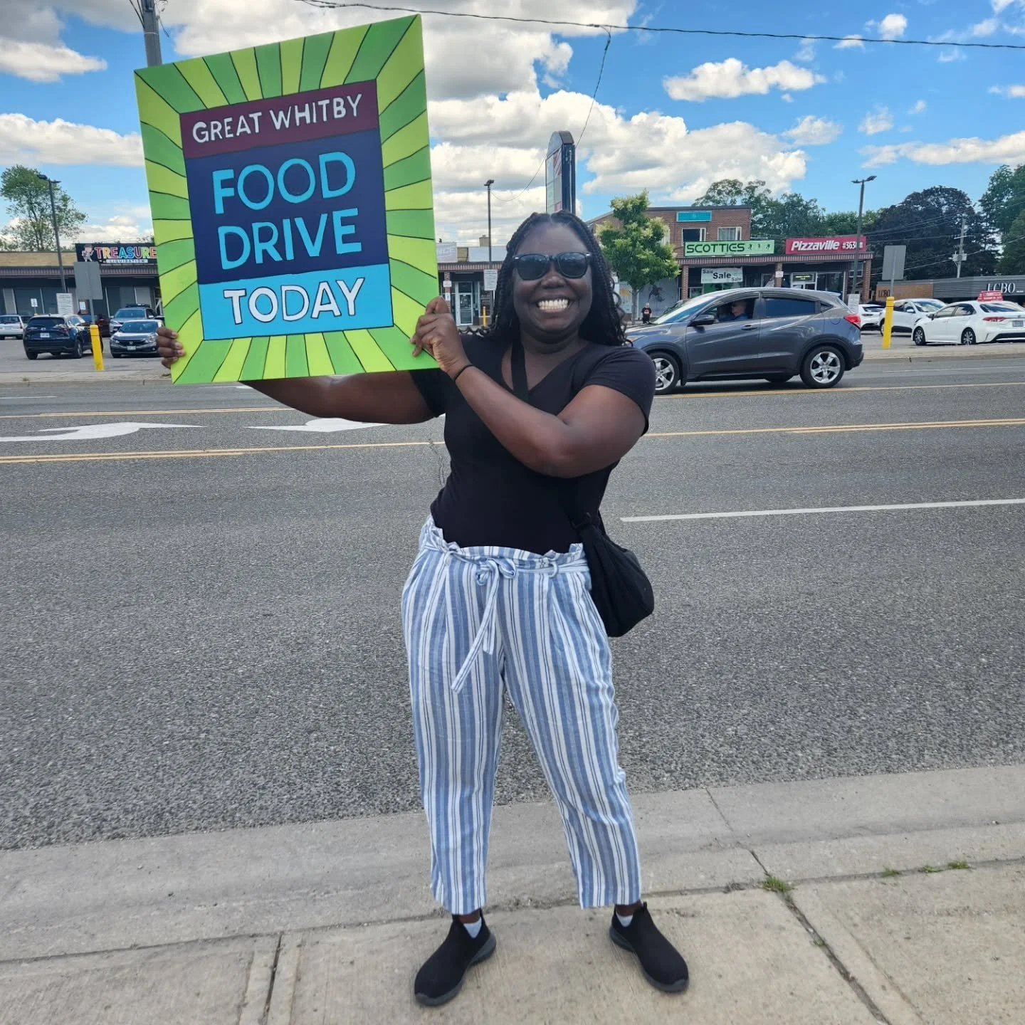 I woke up yesterday knowing that I was going to have a great day and it did not disappoint! 

Started at the @whitbylibrary for Drag Queen Storytime which was everything and more! From the fabulous queens, stories about pride, and community members f