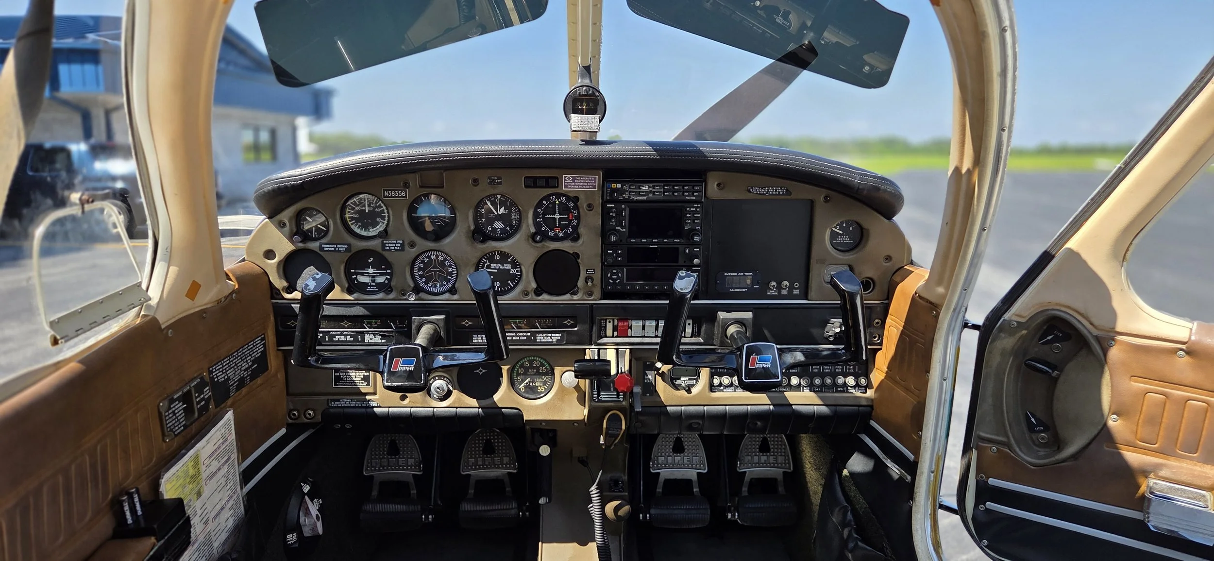 Control dashboard for the Piper PA28-181 Archer II for rent from Carolinas Custom Aviation through ACES Flight School in Rock Hill SC.