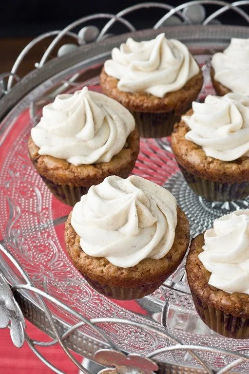 Cinnamon Roll Blondie Bites