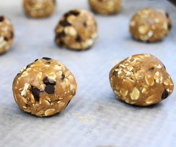 Peanut Butter Oatmeal Cookie Dough Balls