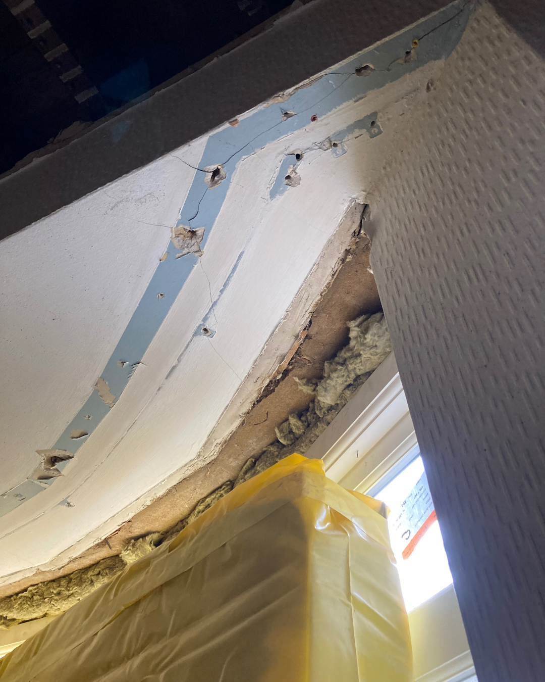 before detail of old ceiling for pelmet
