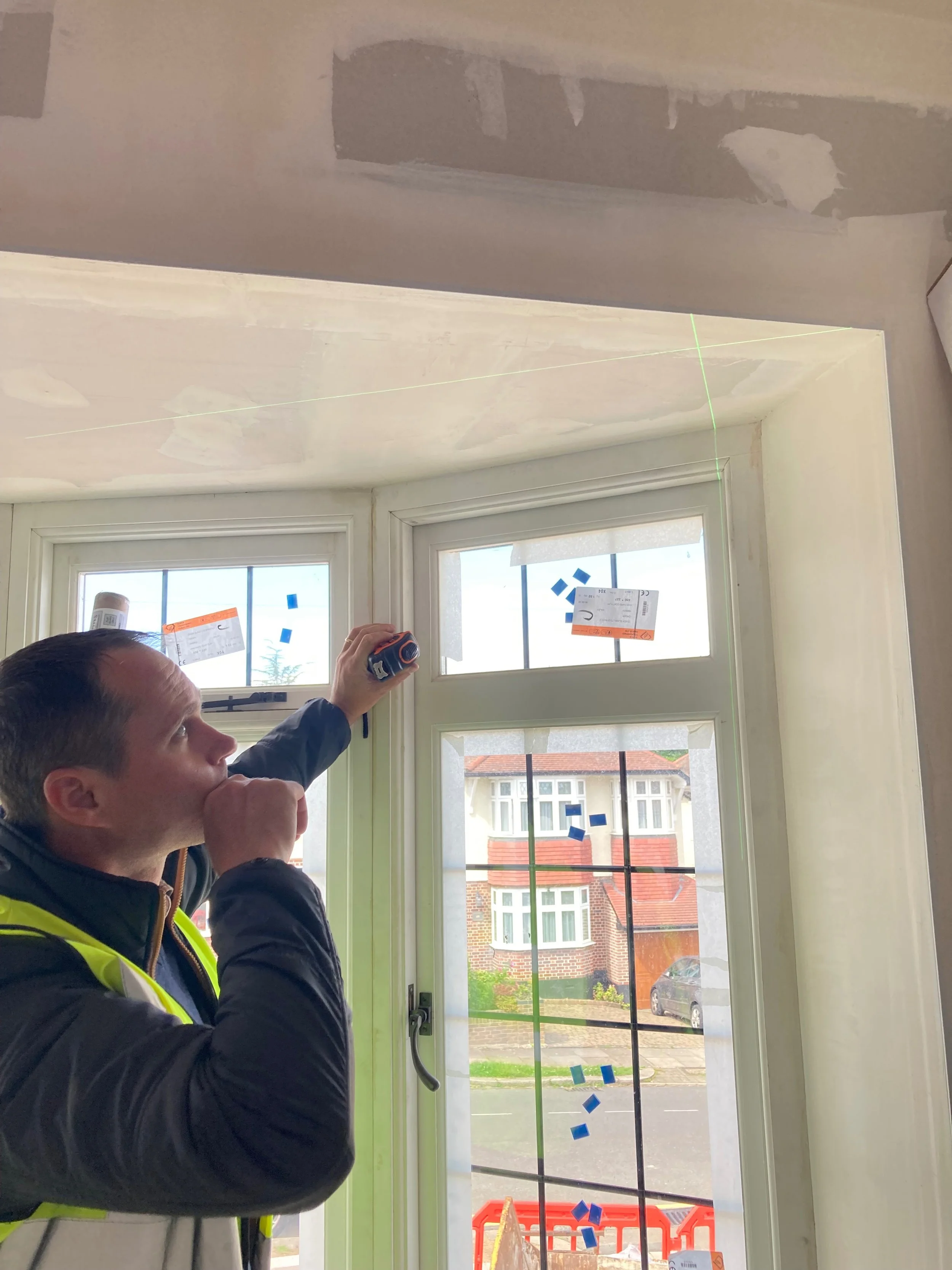 site manager marking pelmet position