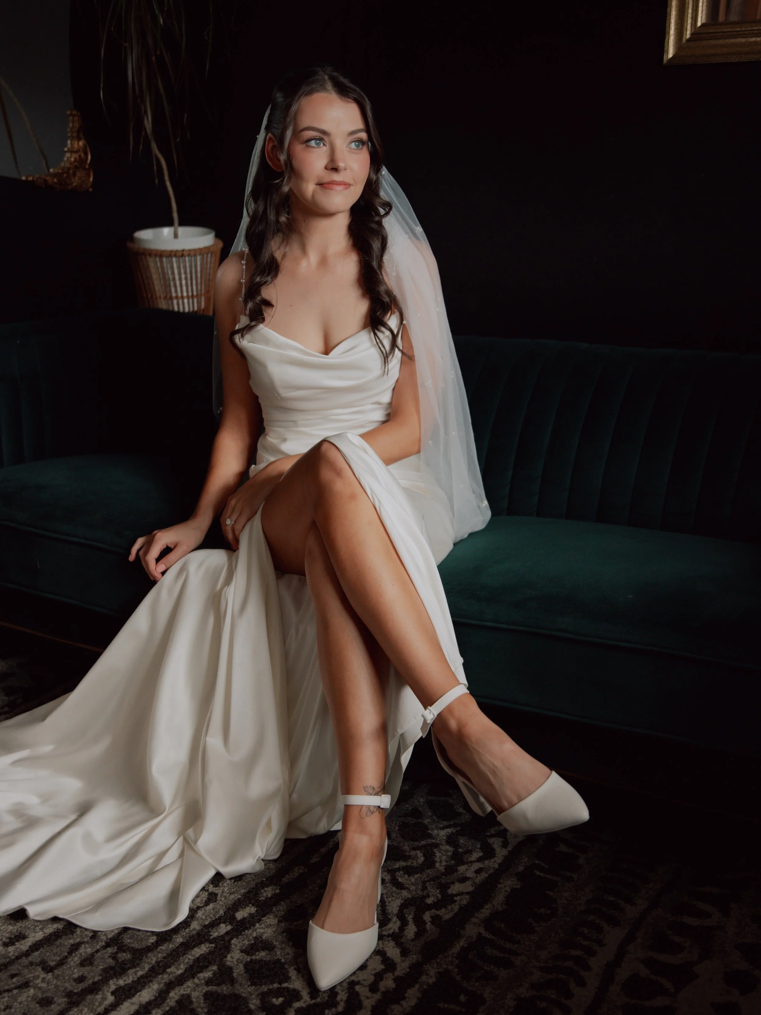 Another gorgeous bride tanned in @nudaprofessional SUGAR 🤍 a completely clear and bronzer free solution designed to limit the chance of transfer onto clothing and perfect for those with sensitive skin 💍