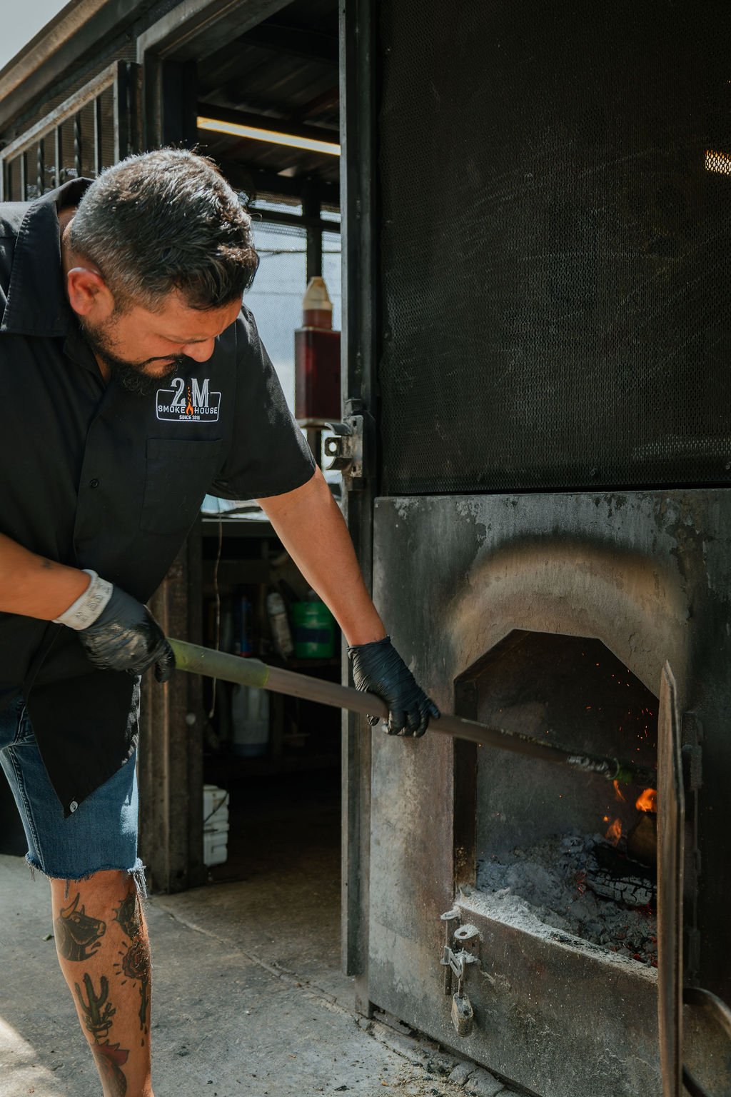Esaul-Ramos-2M-Smokehouse 4.jpg