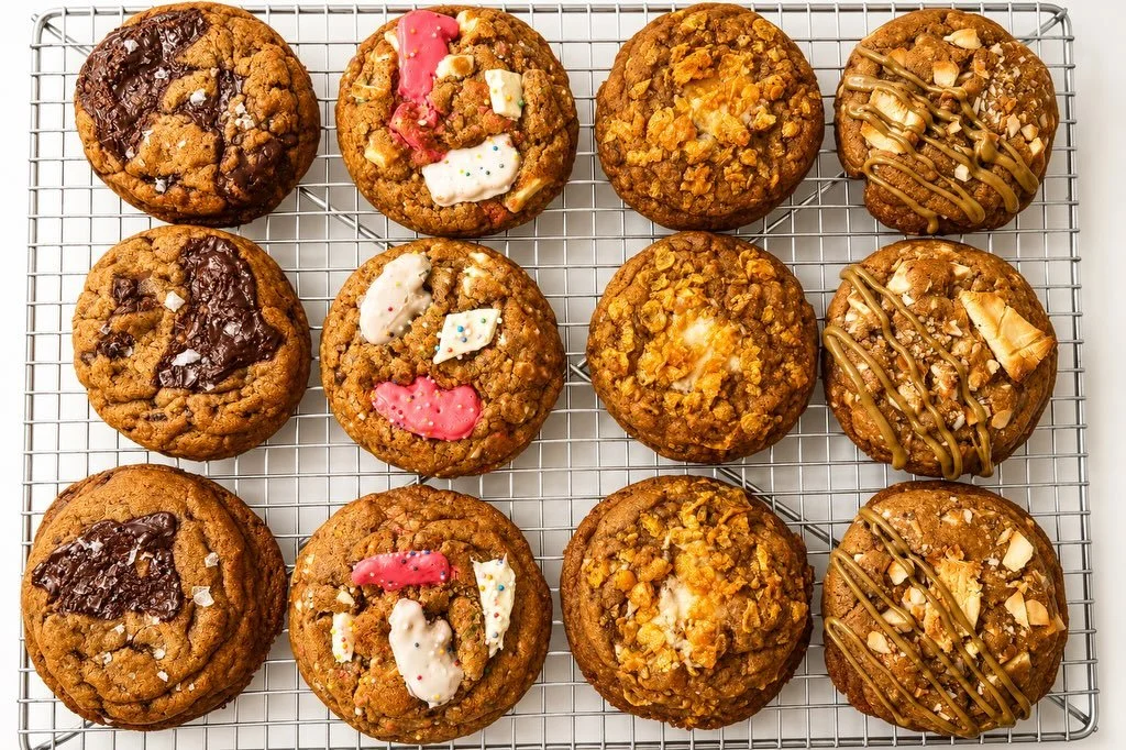 🍫🍪Cookie drop incoming! 🍪🍫
Order these giant bakery style cookies starting Monday
link in bio.

Rich brown butter dark chocolate chip cookie, finished with a sprinkle of Maldon sea salt.

Brown butter cookie dough loaded with toasted macadamia nu