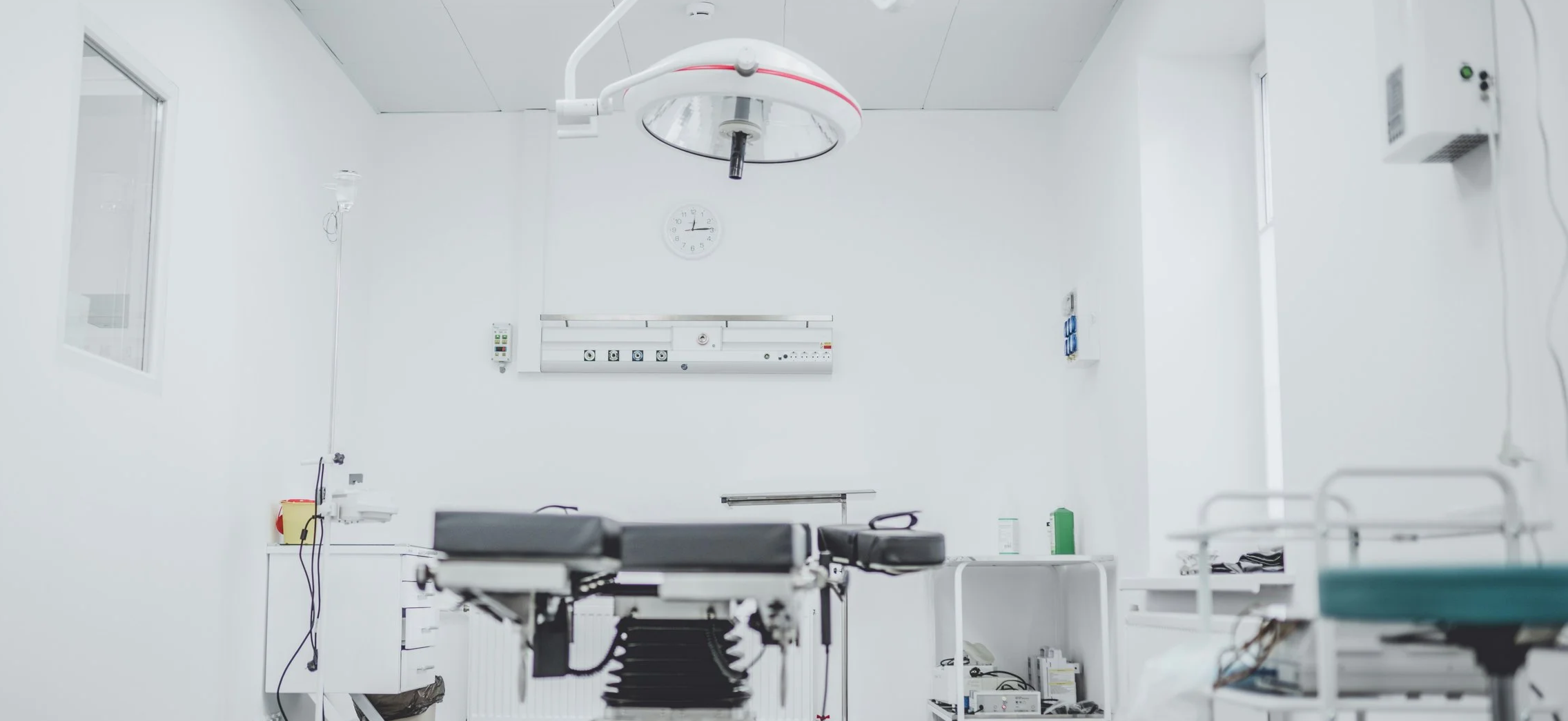 Ophthalmic surgery center operating room with surgical equipment