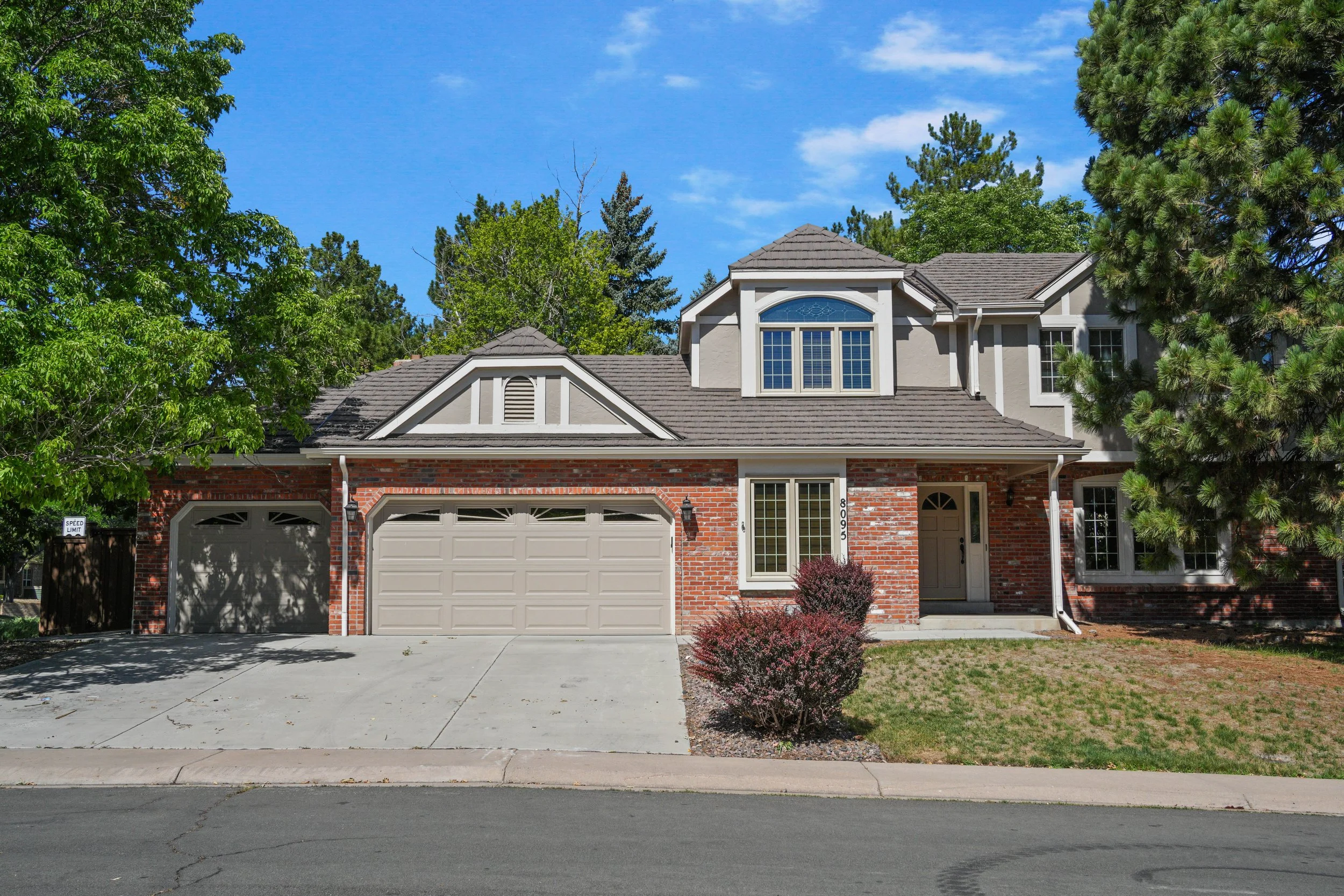 8095 S Clayton Cir(MLS)-3.jpg