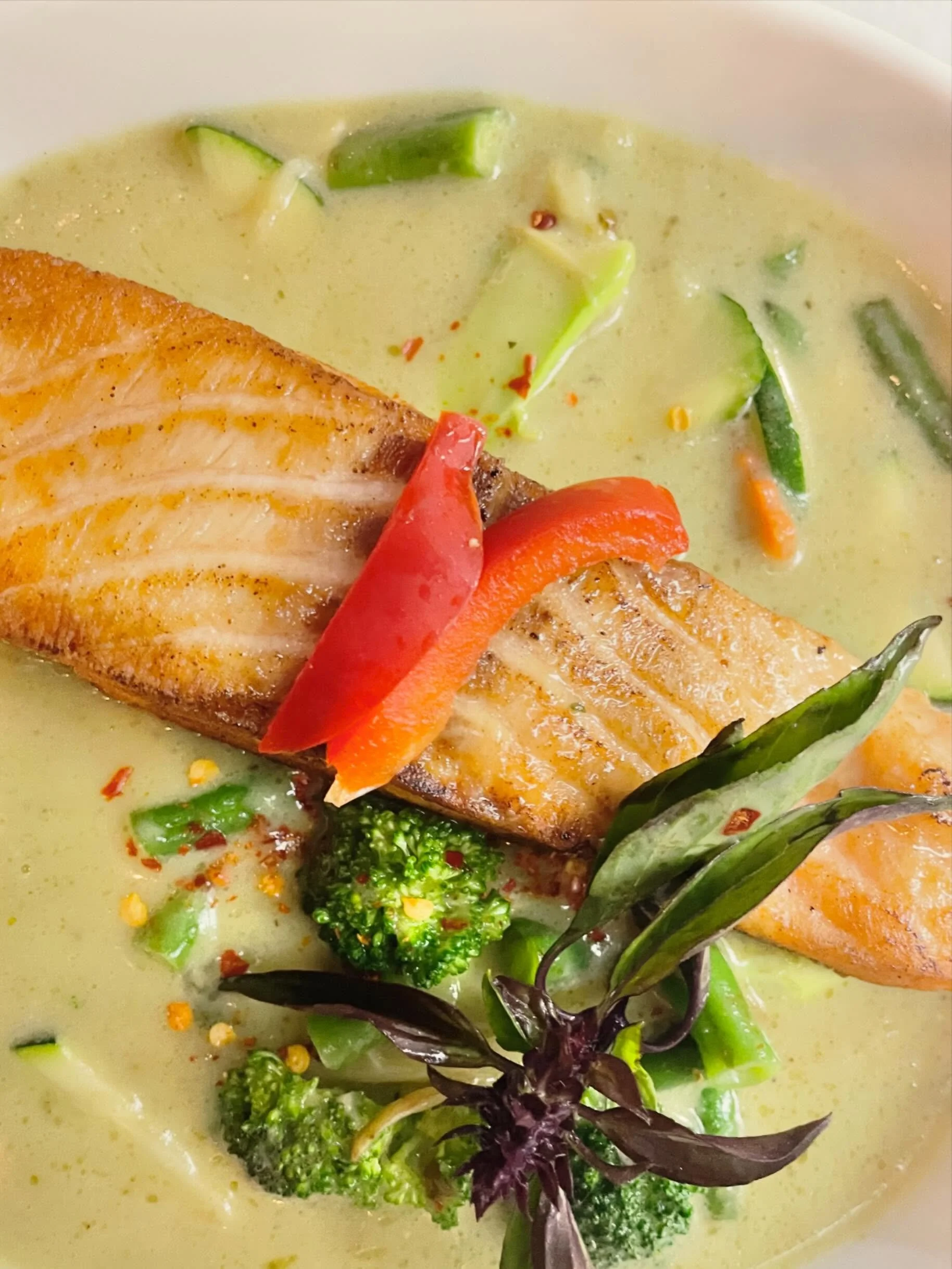 Silk Thai&rsquo;s Salmon in Green Curry. 
Perfectly complemented with Zuchini and Thai Eggplant.

Available while we have Salmon in house. 

#thaifood #tacoma #tacomafoodie #tacomafood #washington