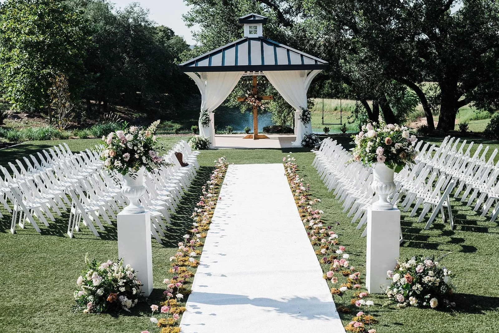 Private wedding shuttle transportation for couples guests and wedding parties in Atlanta and surrounding Georgia areas