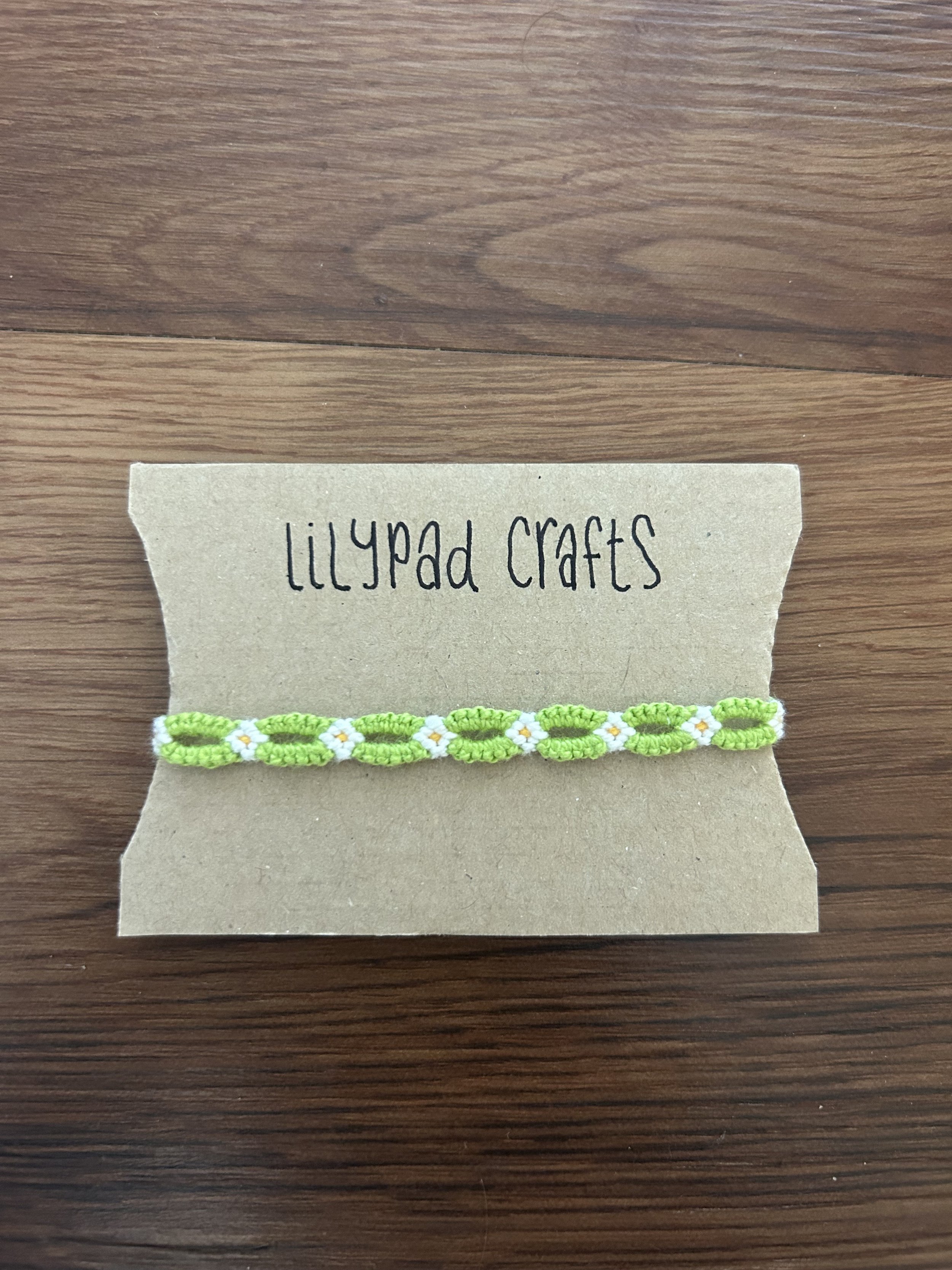 DAINTY DAISY BRACELET