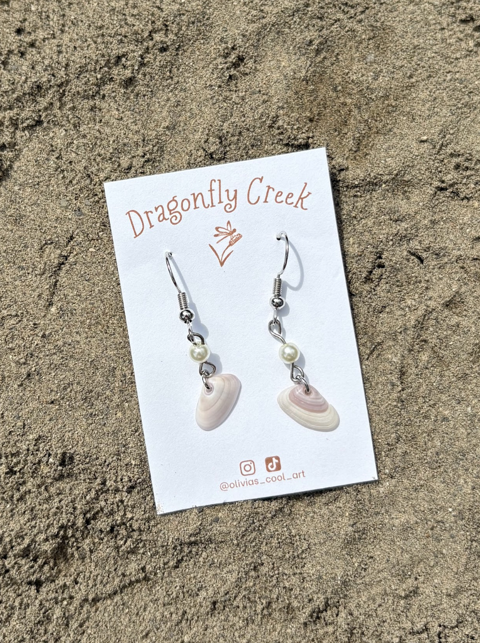 LIGHT PURPLE COQUINA SHELL EARRINGS