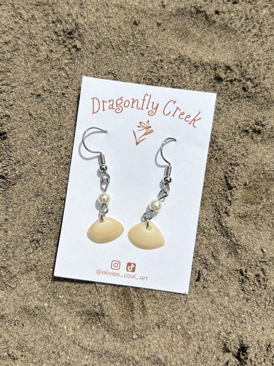 IVORY CLAM SHELL EARRINGS