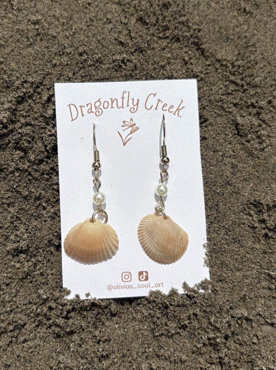LARGE CHAMPAGNE SCALLOP SHELL EARRINGS