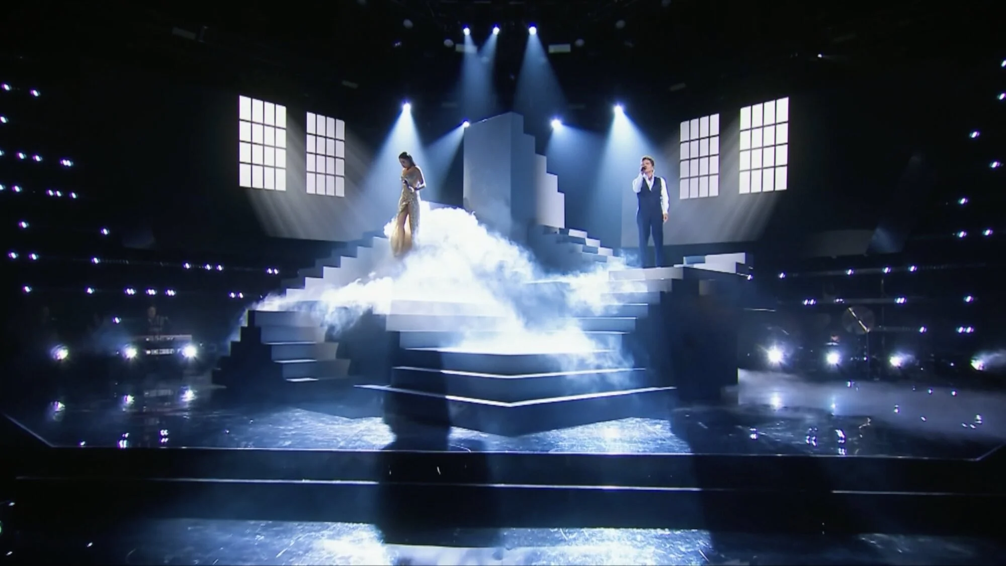 the-voice-australia-stairs-staircase-duet.jpg