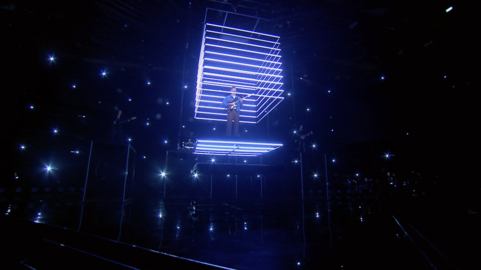 the-voice-australia-floating-cube-neon-cube.jpg
