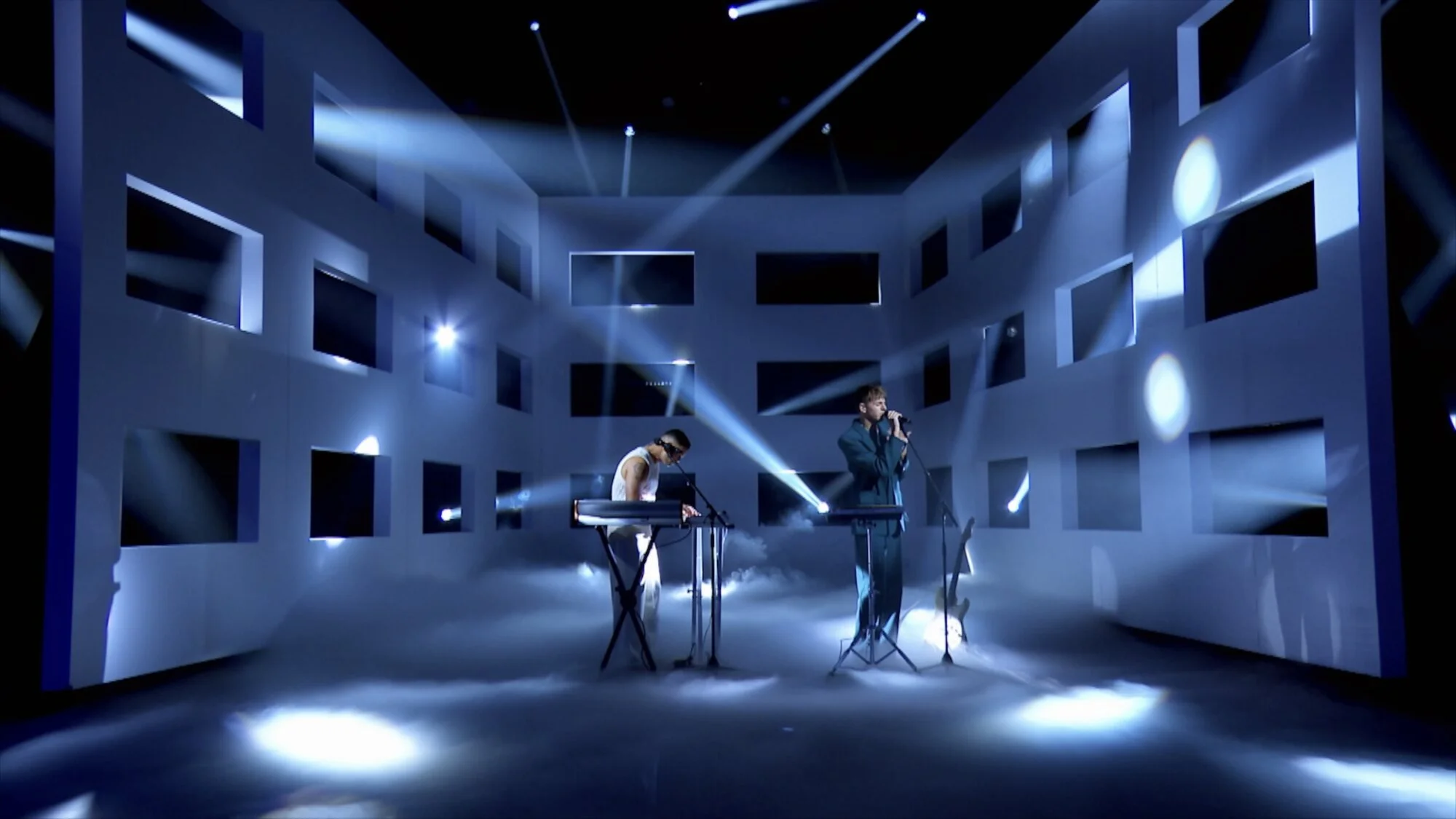 the-voice-australia-giant-walls-duo.jpg