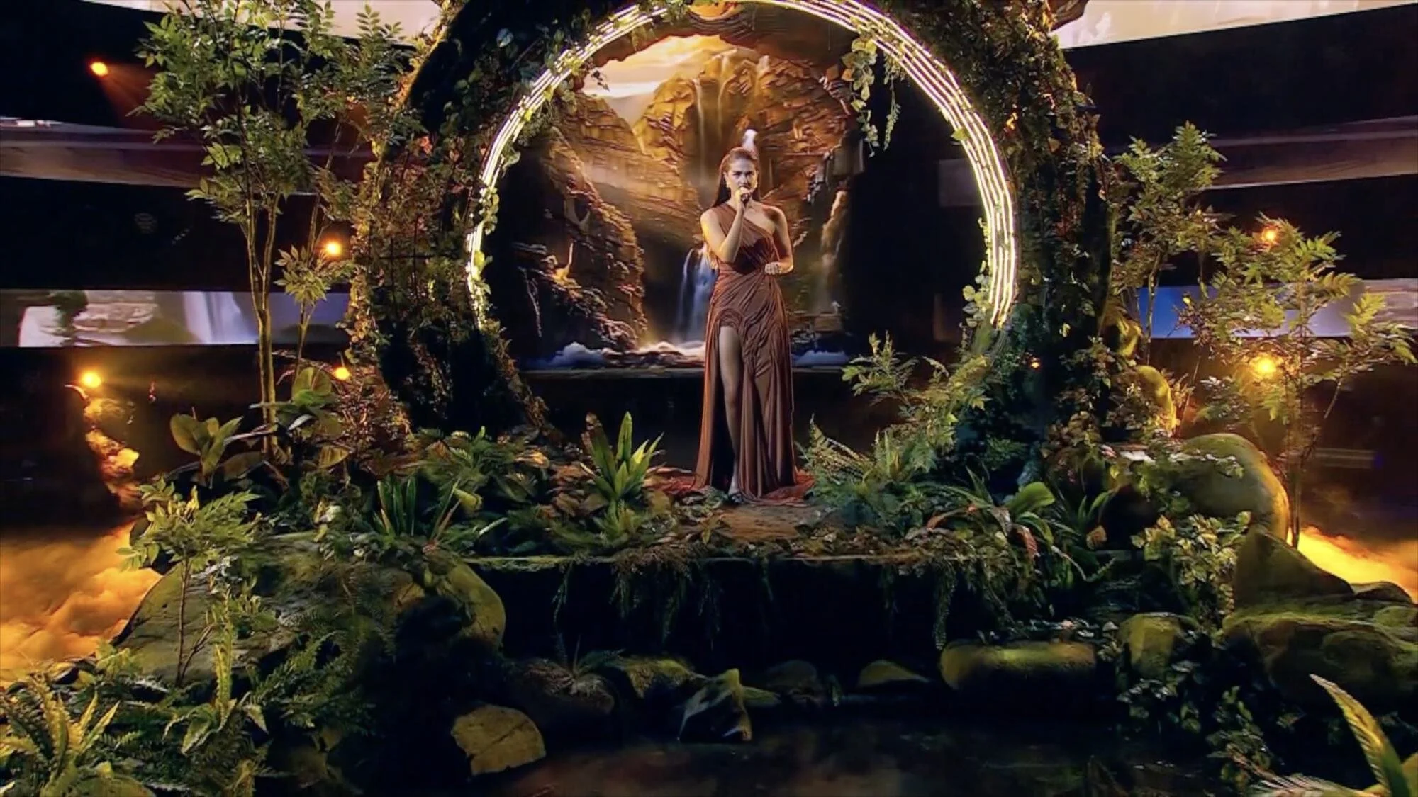 the-voice-australia-jungle-portal-close-alt.jpg