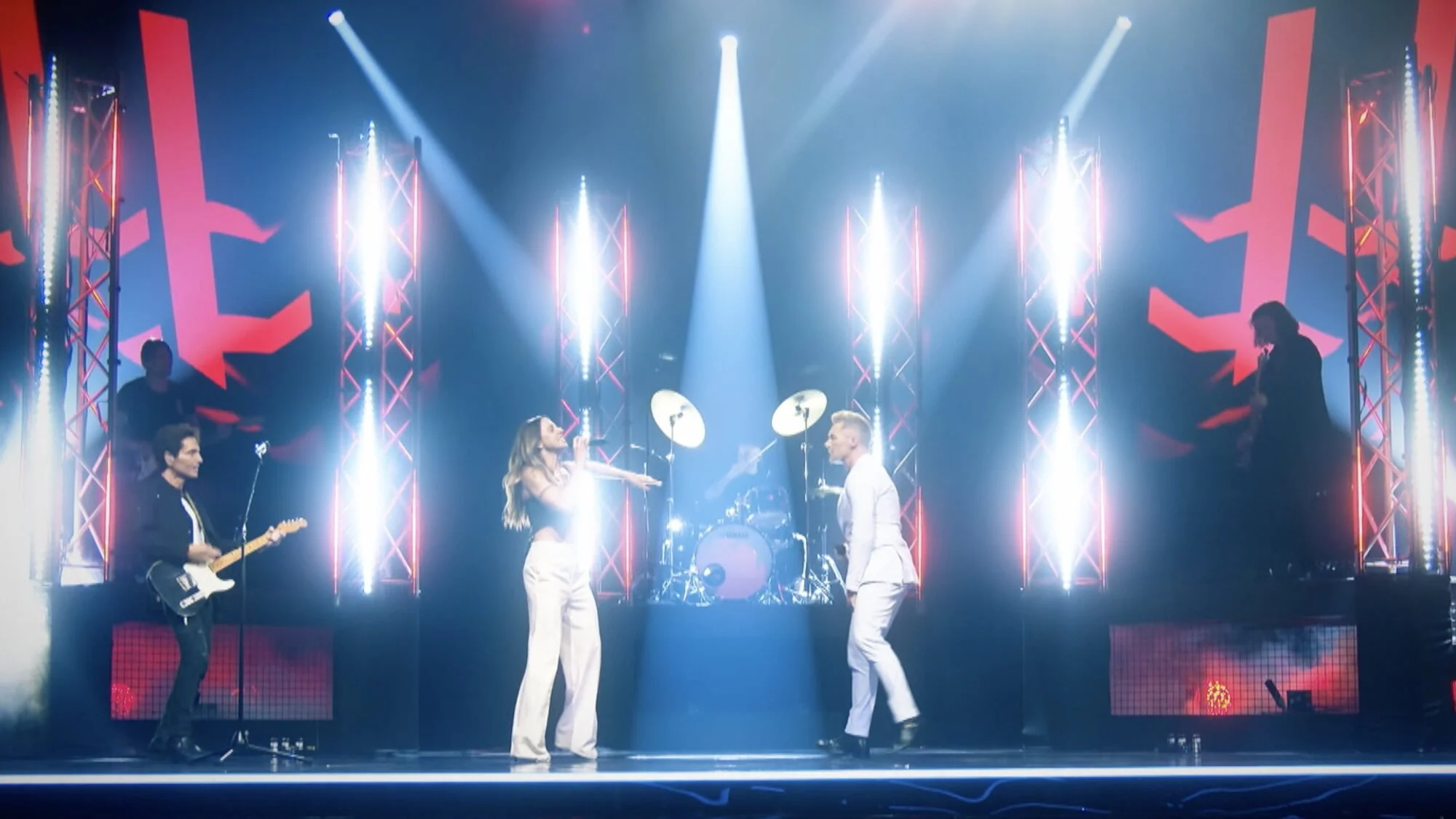 the-voice-australia-red-graphic-stage-duet.jpg