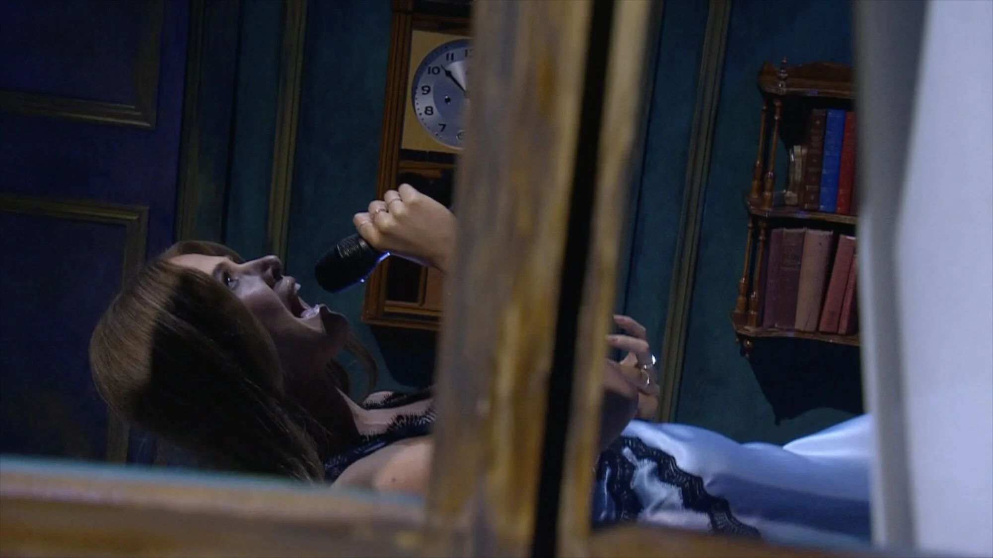 the-voice-australia-sideways-room-2-mirror-reflection.jpg