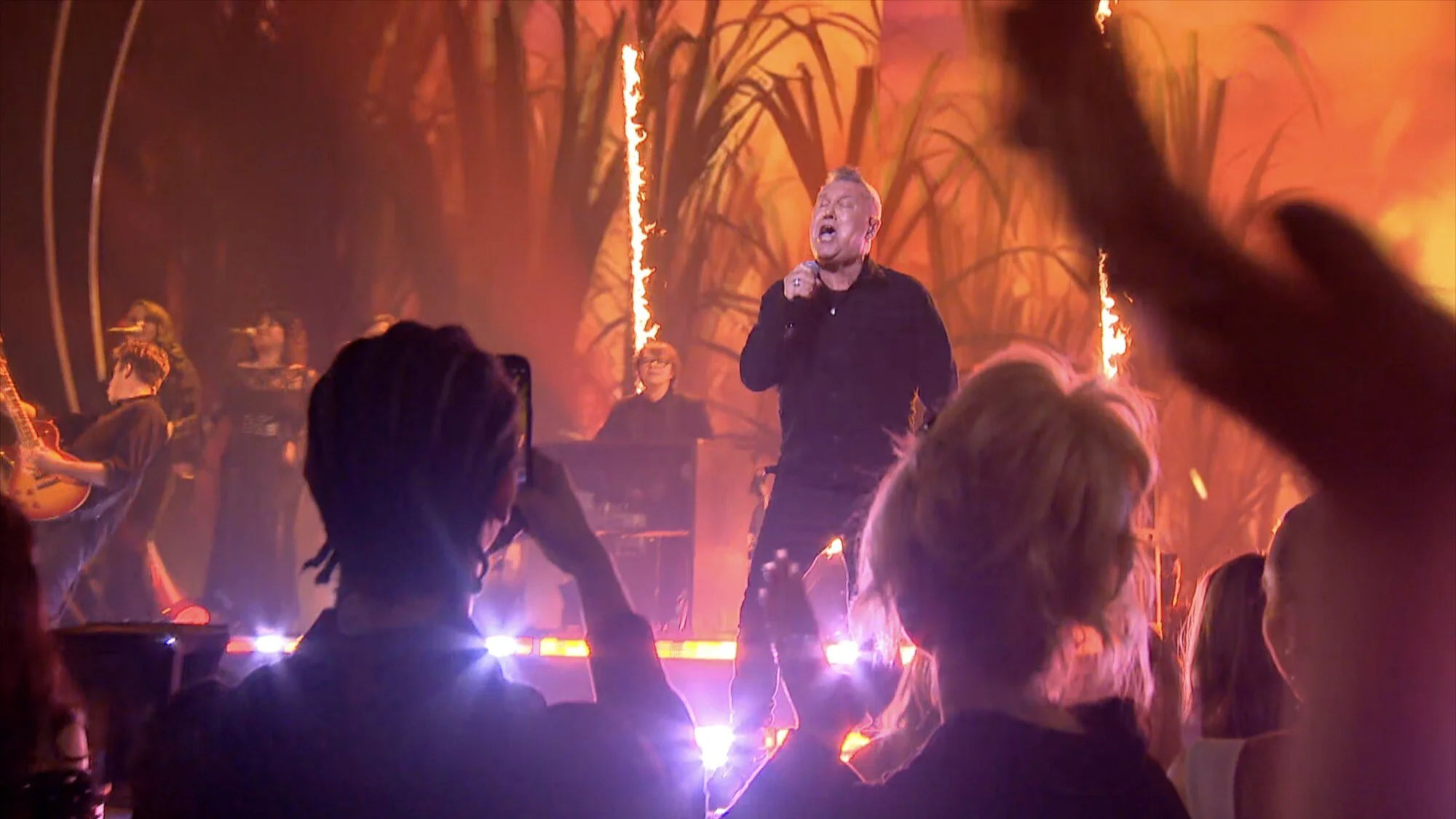 jimmy-barnes-live-crowd.jpg