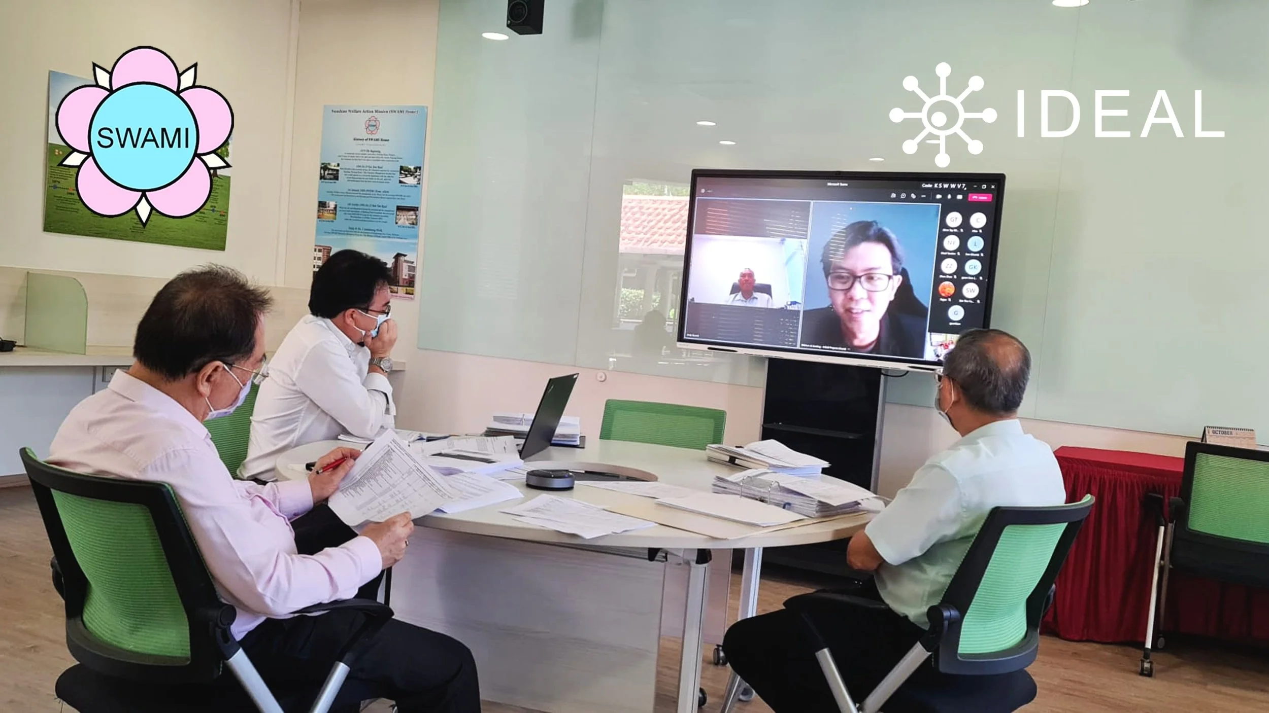 Maxhub screen during meeting