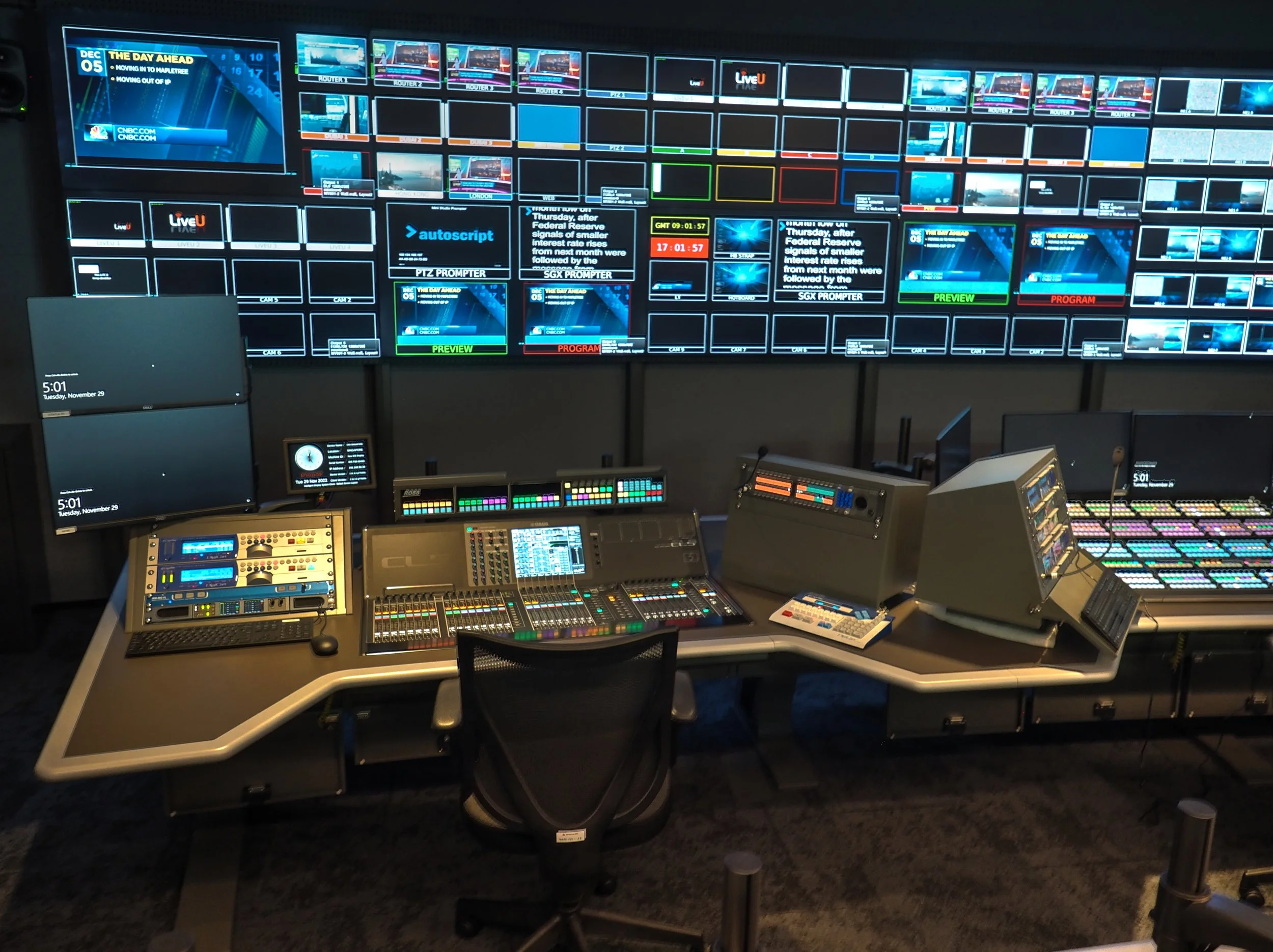 PB290094_5_6_Enhanced 2 cnbc control room.jpg