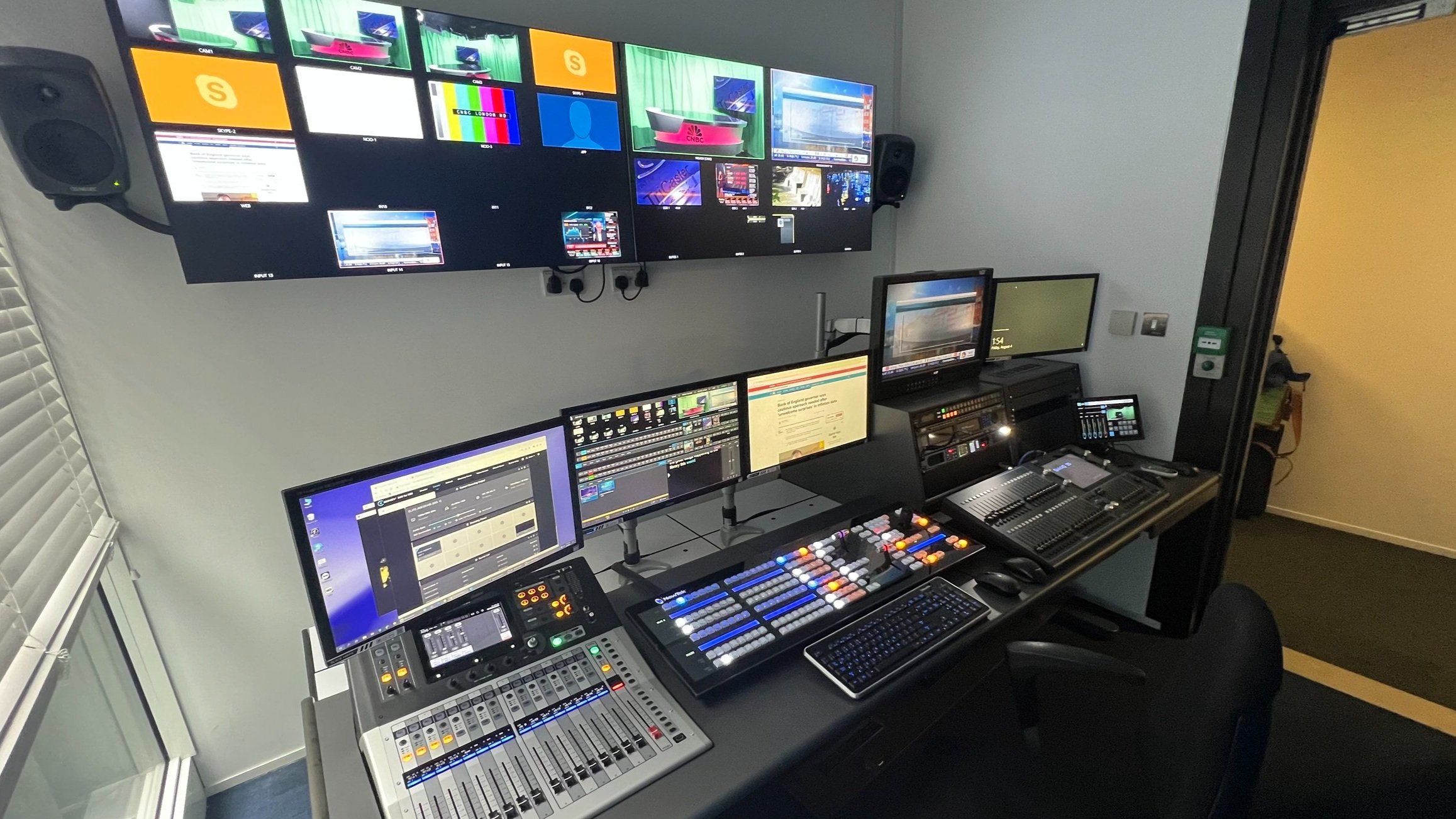 CNBC+London+-+Social+Media+COntrol+Room.jpg