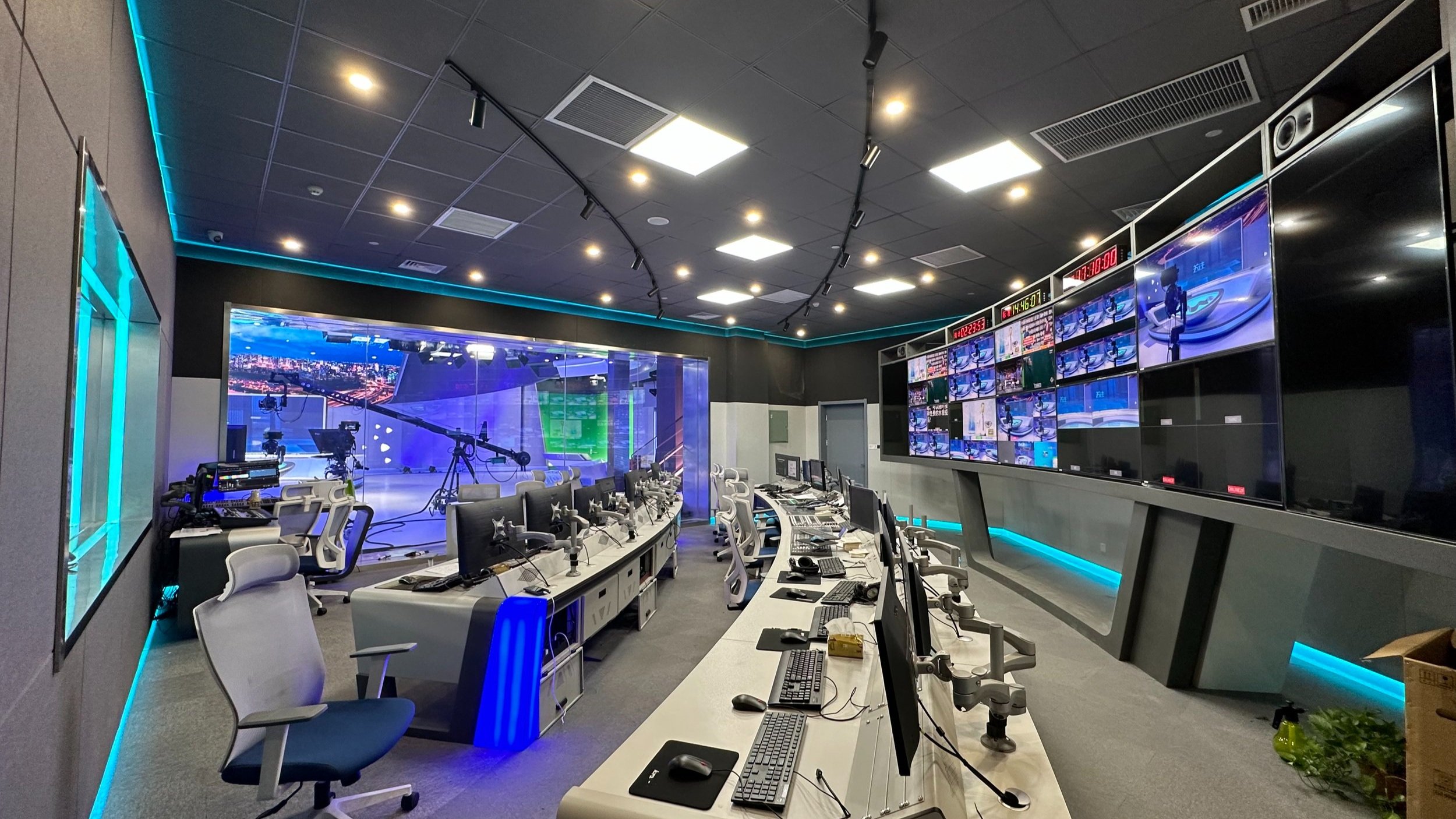 YZTV+PRODUCTION+CONTROL+ROOM+CHINA+%284%29.jpg