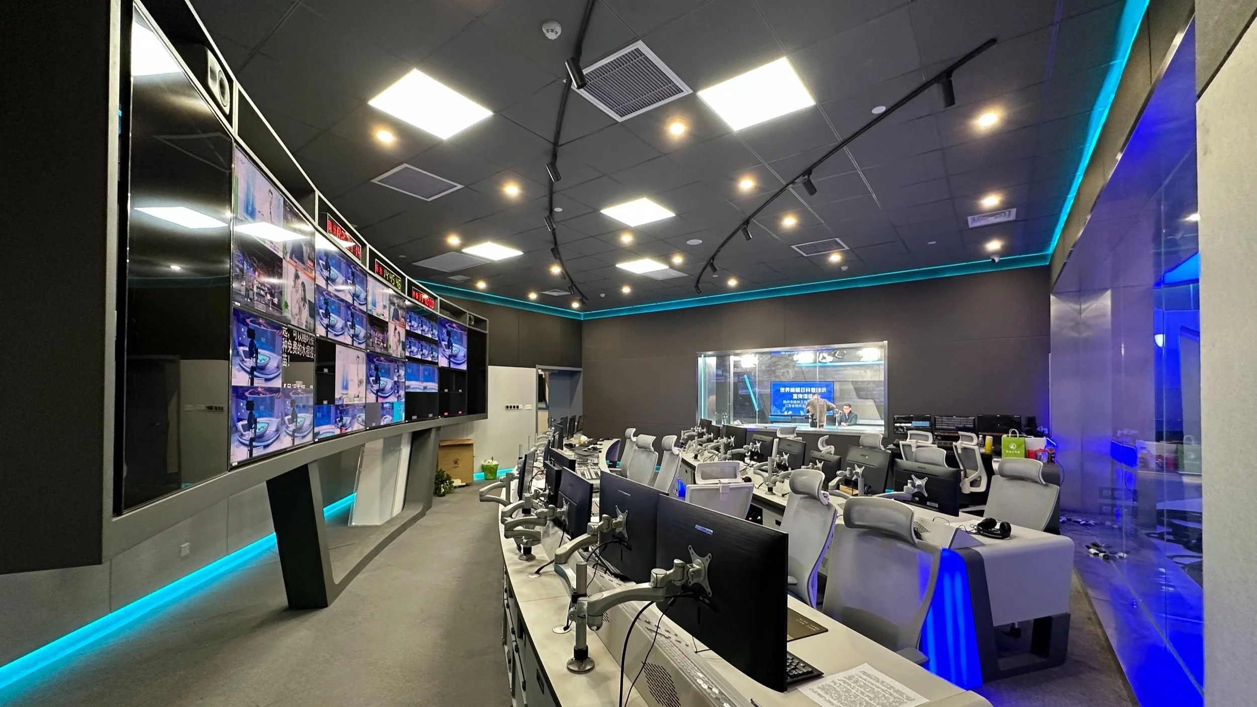 YZTV+CONTROL+ROOM+CHINA+%282%29.jpg