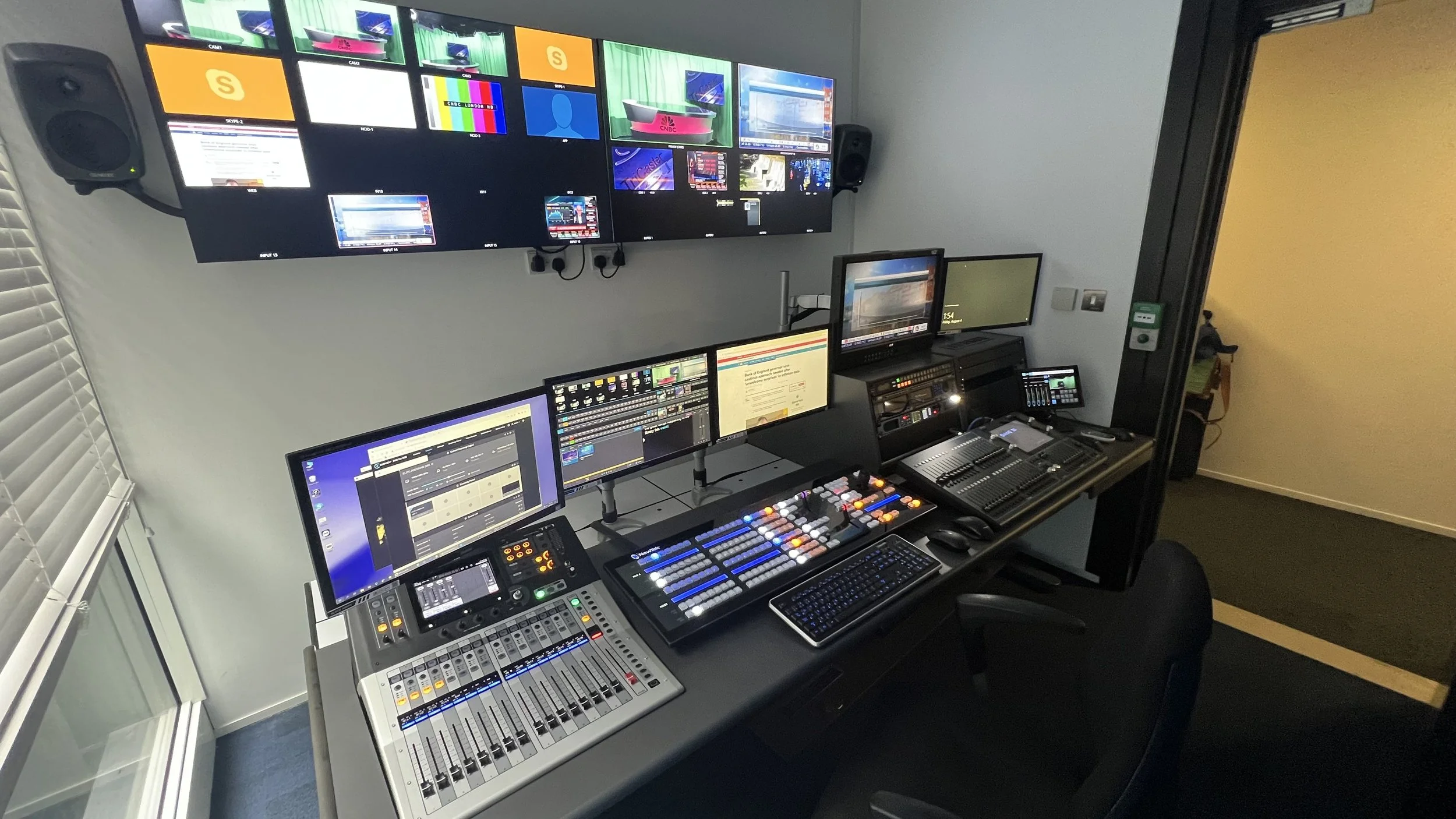 CNBC LONDON - SOCIAL MEDIA CONTROL ROOM
