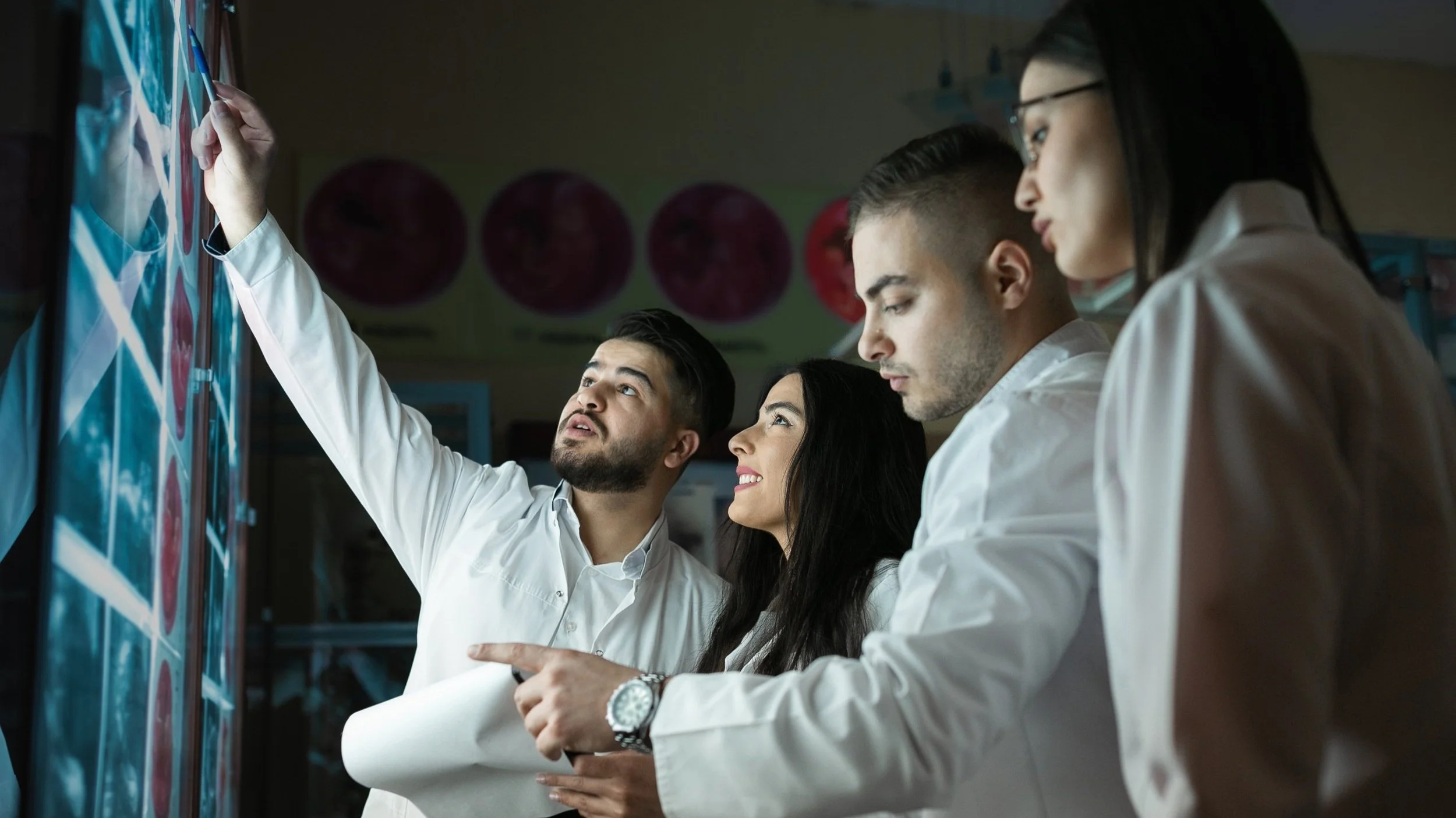 AV+in+education+AdobeStock_548054857.jpg